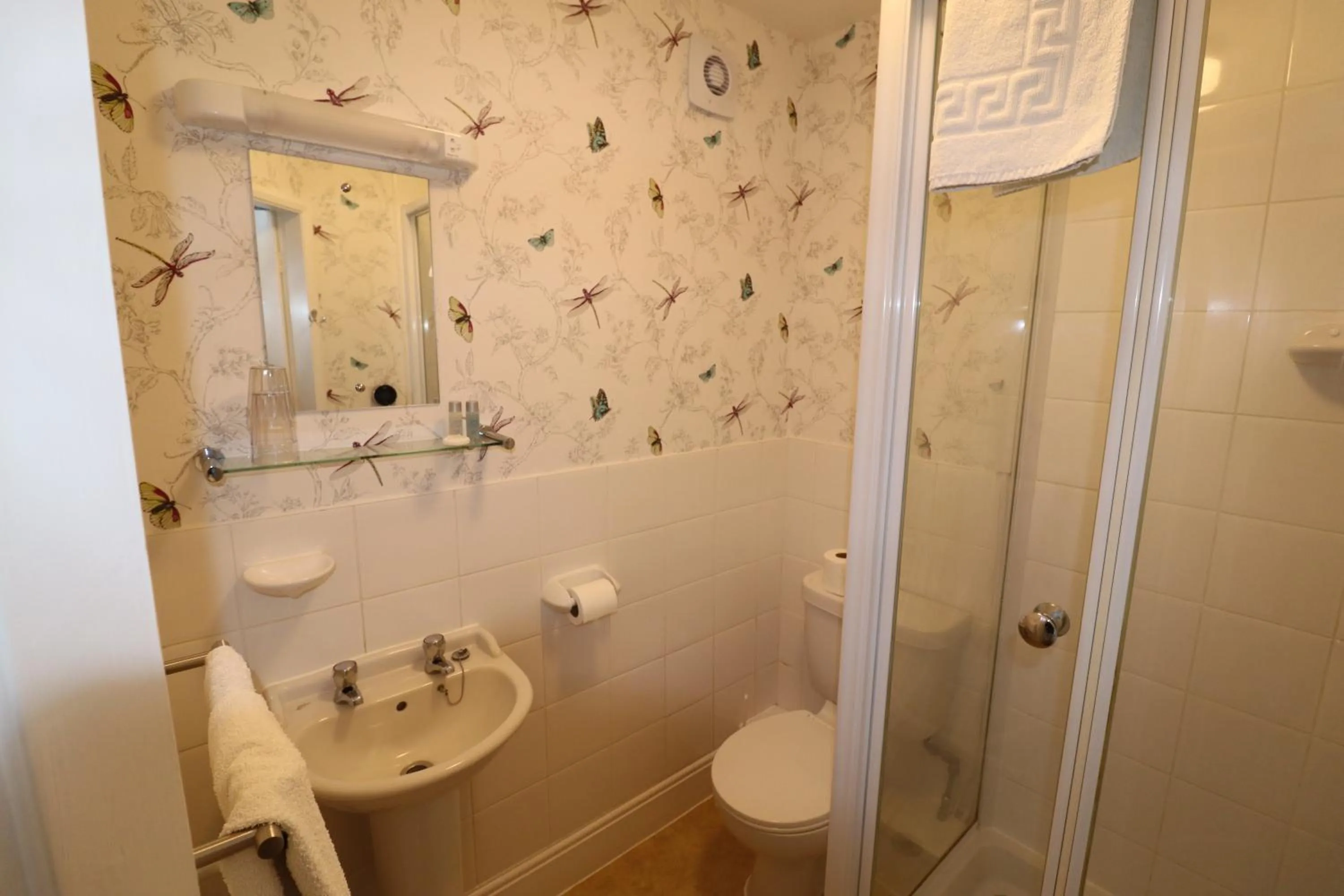 Shower in The Raincliffe Hotel