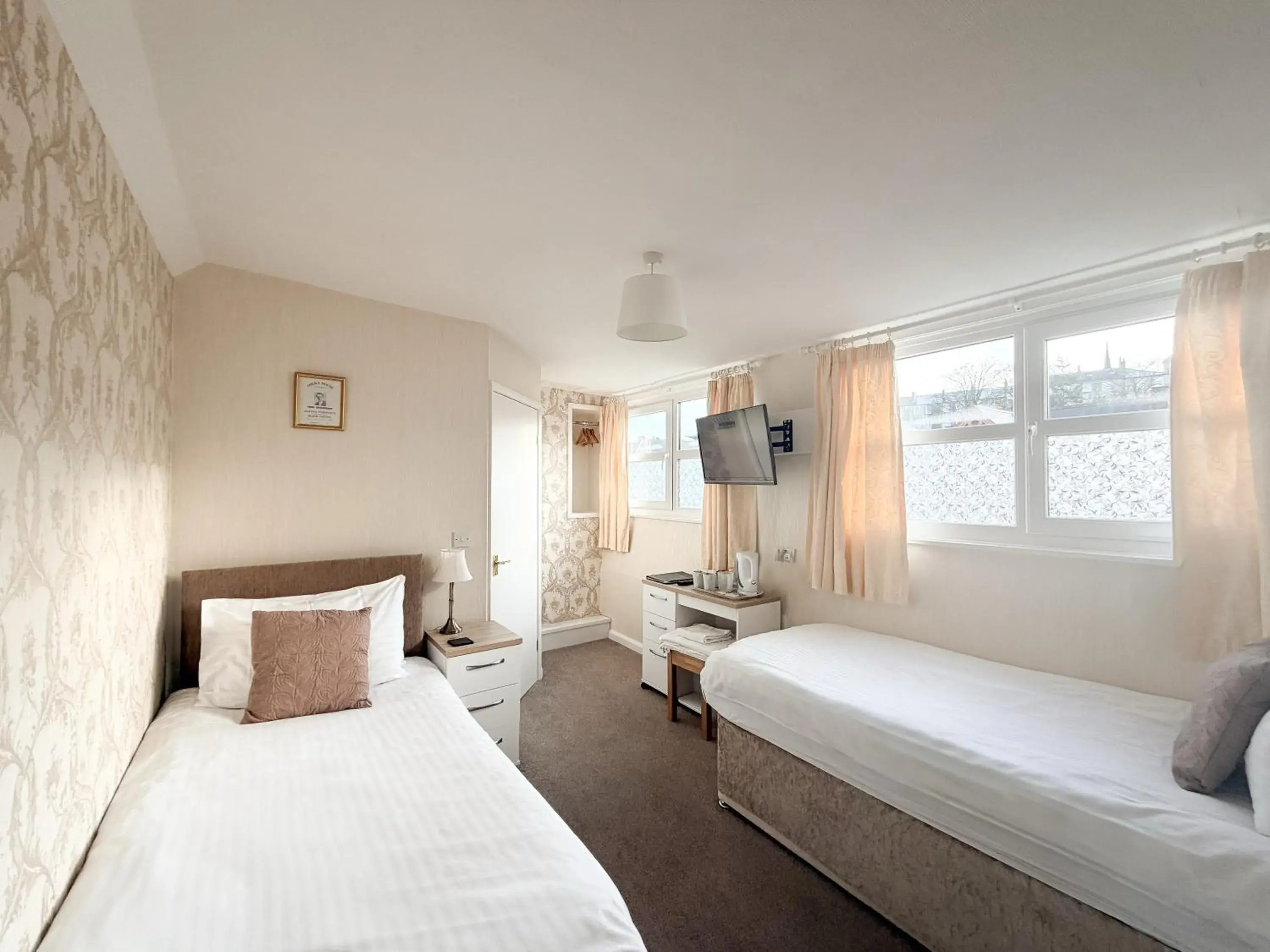 Standard Twin Room (Second Floor) in The Raincliffe Hotel Standard Twin Room (Second Floor) in The Raincliffe Hotel