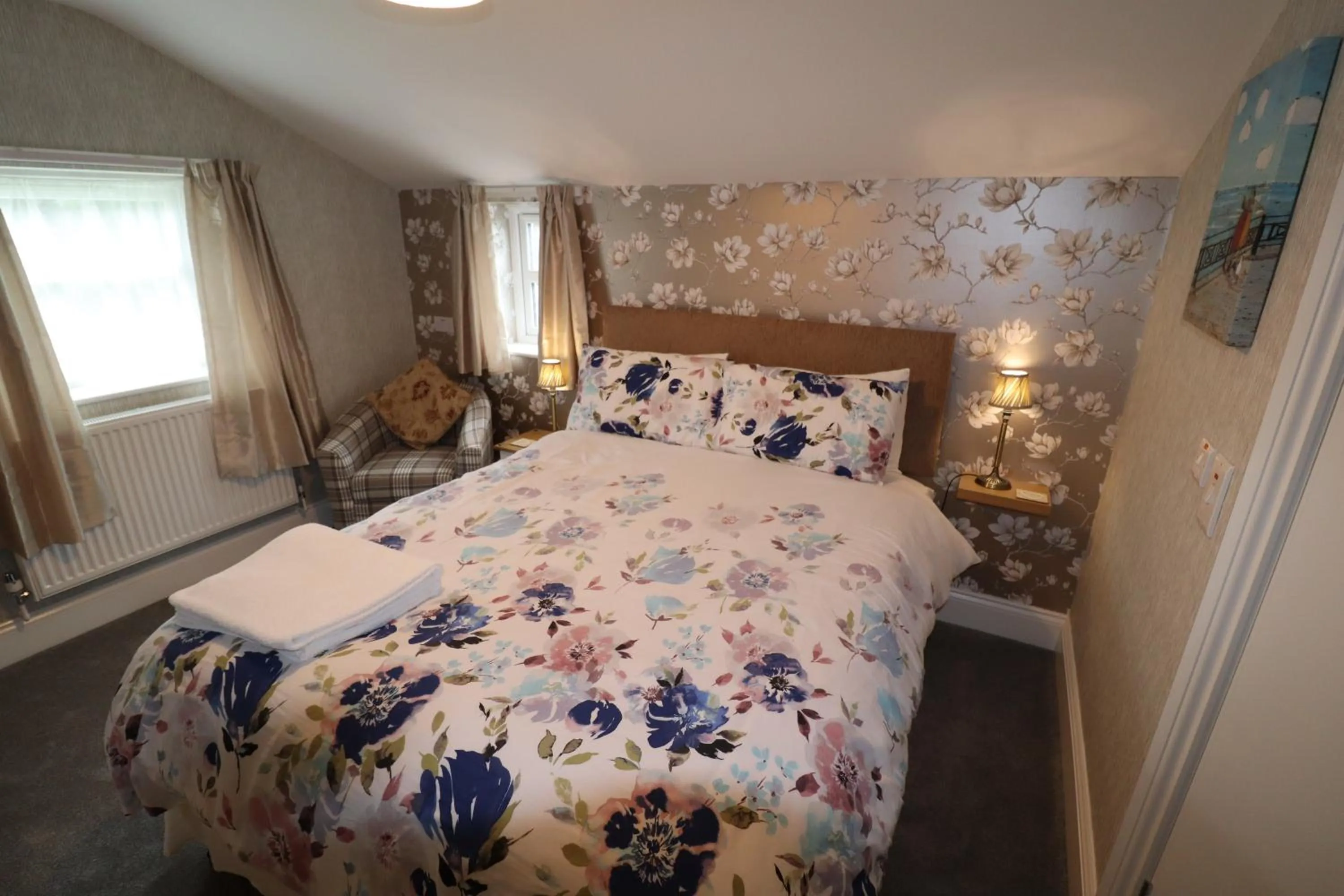 Bed in The Raincliffe Hotel