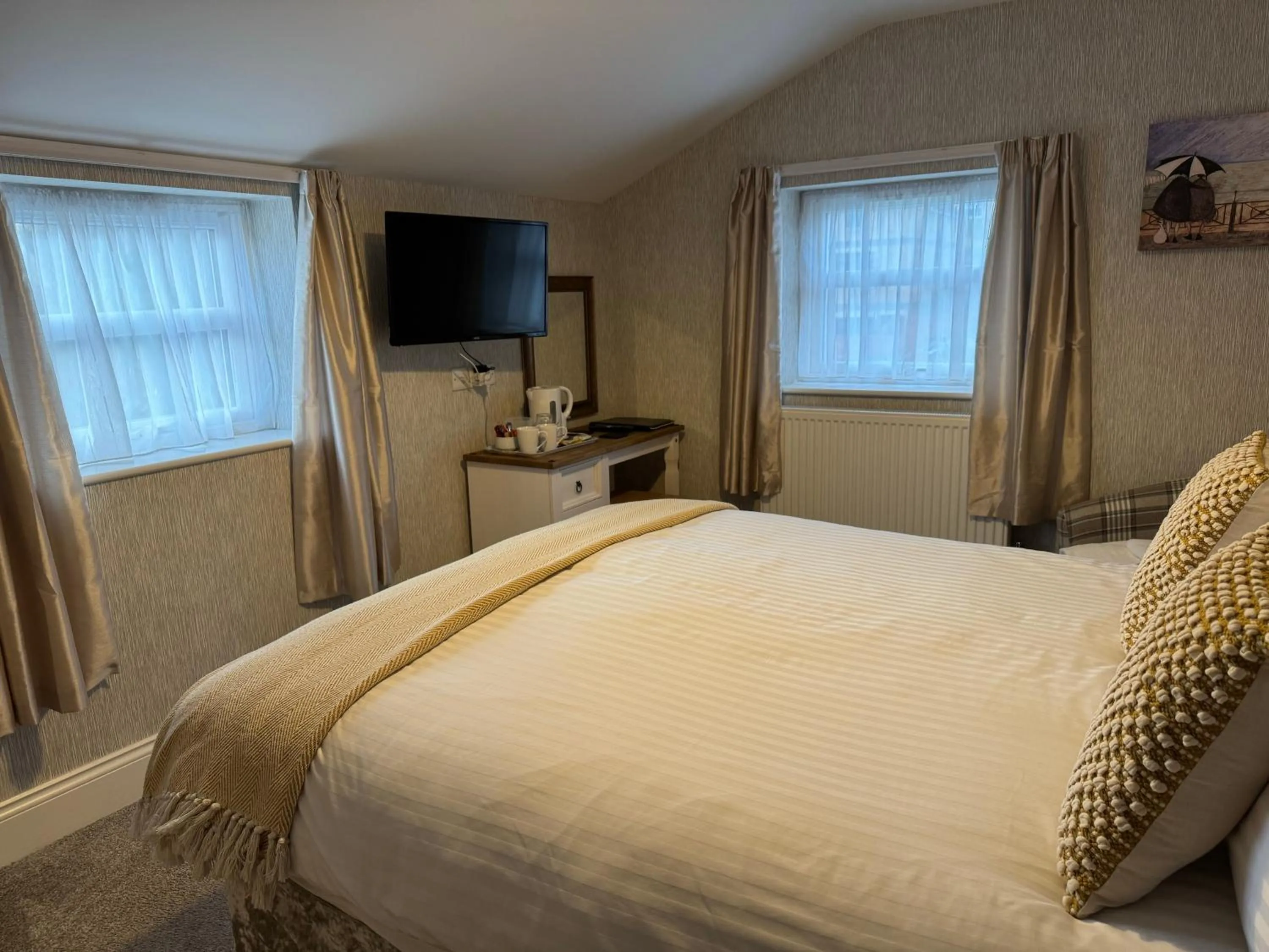 Bedroom, Bed in The Raincliffe Hotel