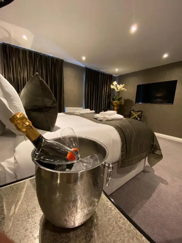 Bedroom, Bed in The Bold Hotel; BW Signature Collection Bedroom, Bed in The Bold Hotel; BW Signature Collection