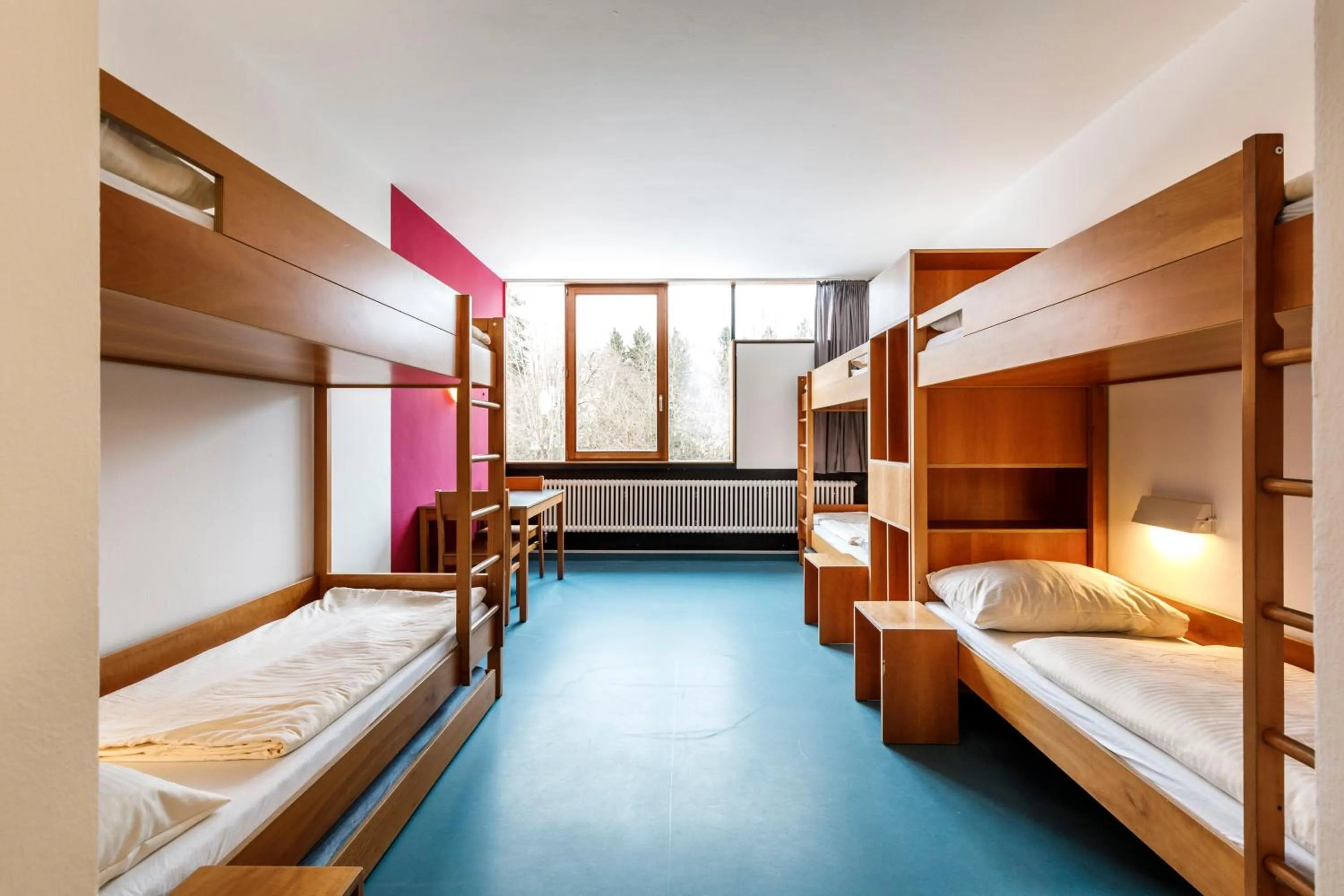 Family Room with Shared Bathroom in Jugendherberge Possenhofen