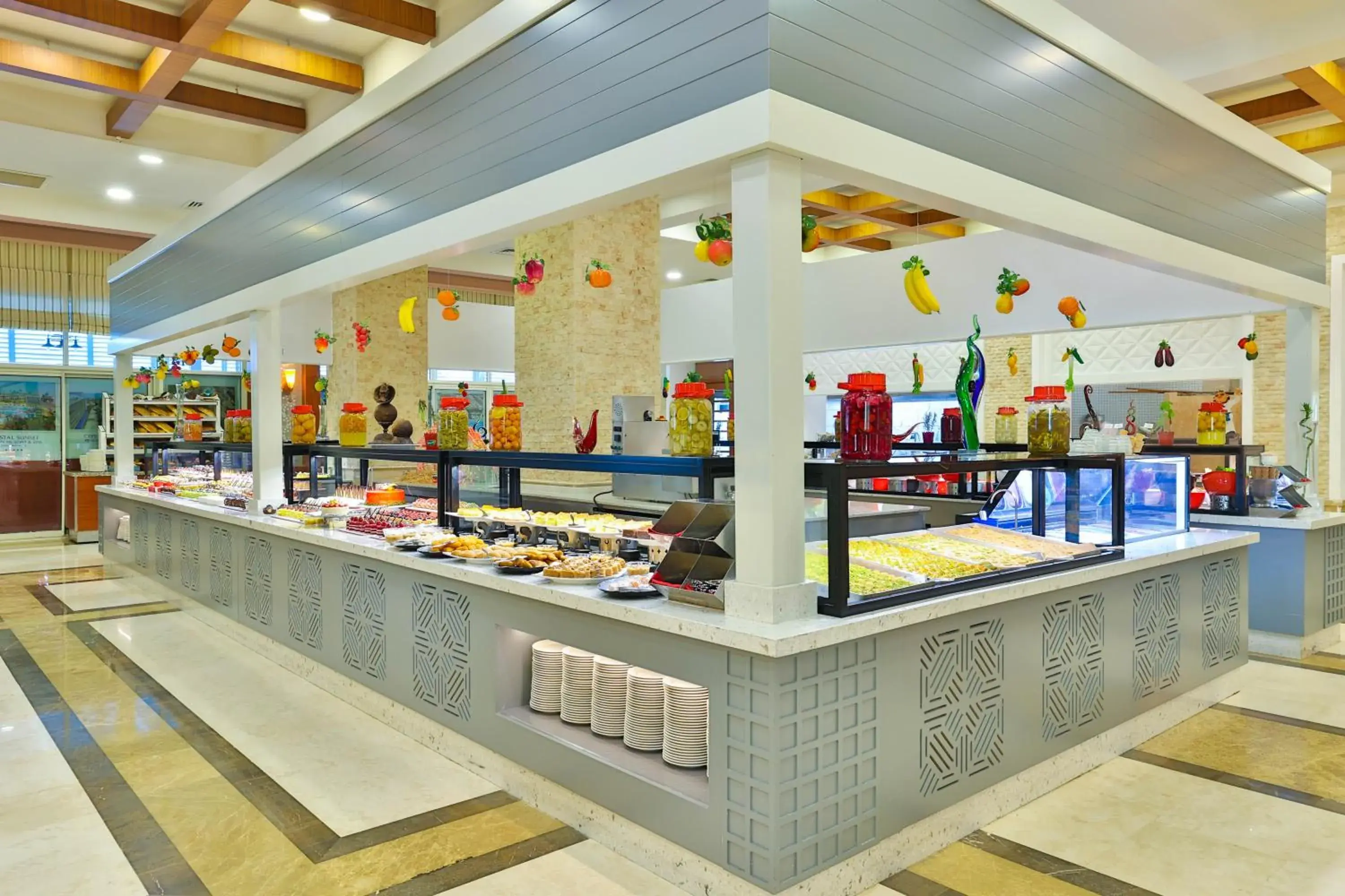 Food and drinks in Crystal De Luxe Resort & Spa - All Inclusive Food and drinks in Crystal De Luxe Resort & Spa - All Inclusive