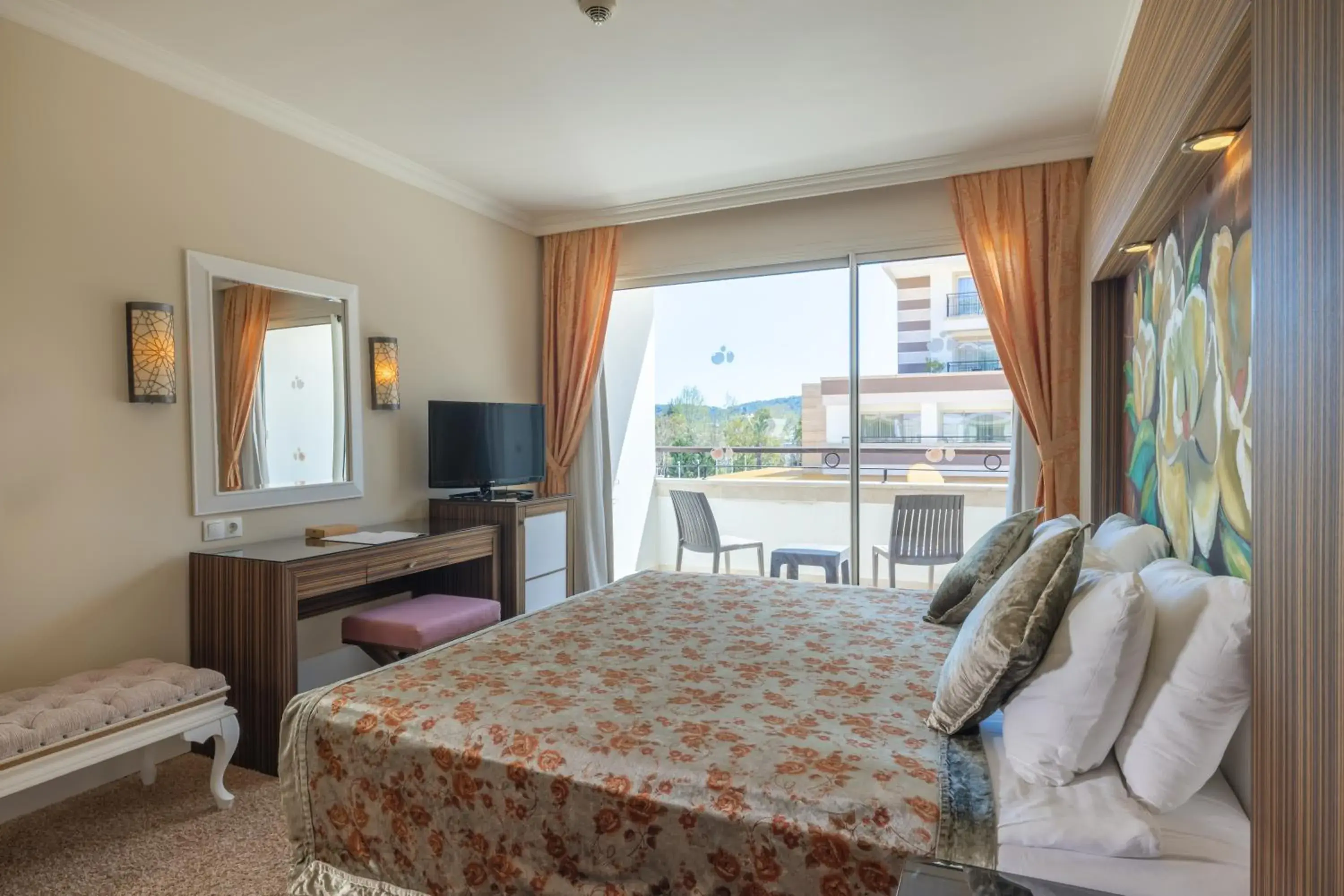 Property building, Bed in Crystal De Luxe Resort & Spa - All Inclusive Property building, Bed in Crystal De Luxe Resort & Spa - All Inclusive