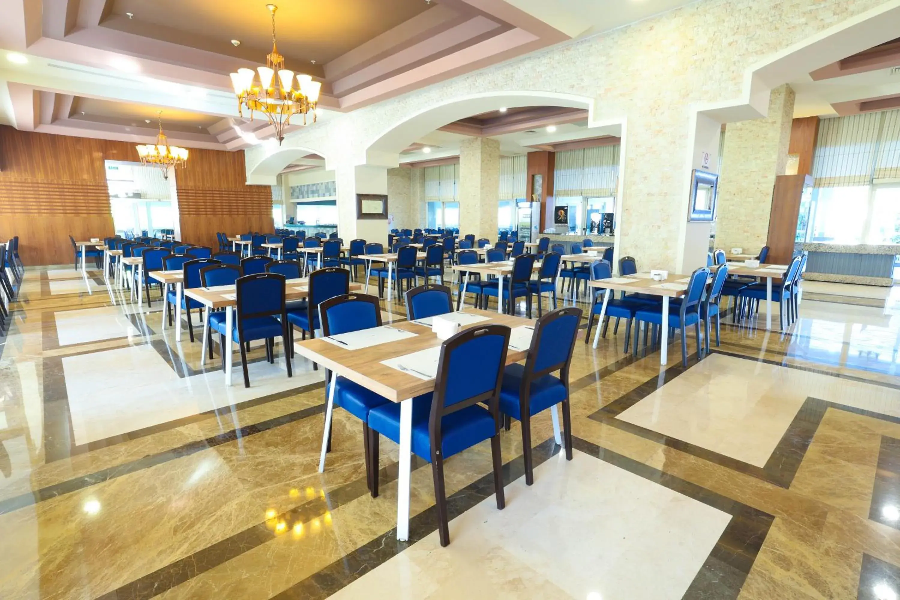 Restaurant/places to eat in Crystal De Luxe Resort & Spa - All Inclusive Restaurant/places to eat in Crystal De Luxe Resort & Spa - All Inclusive