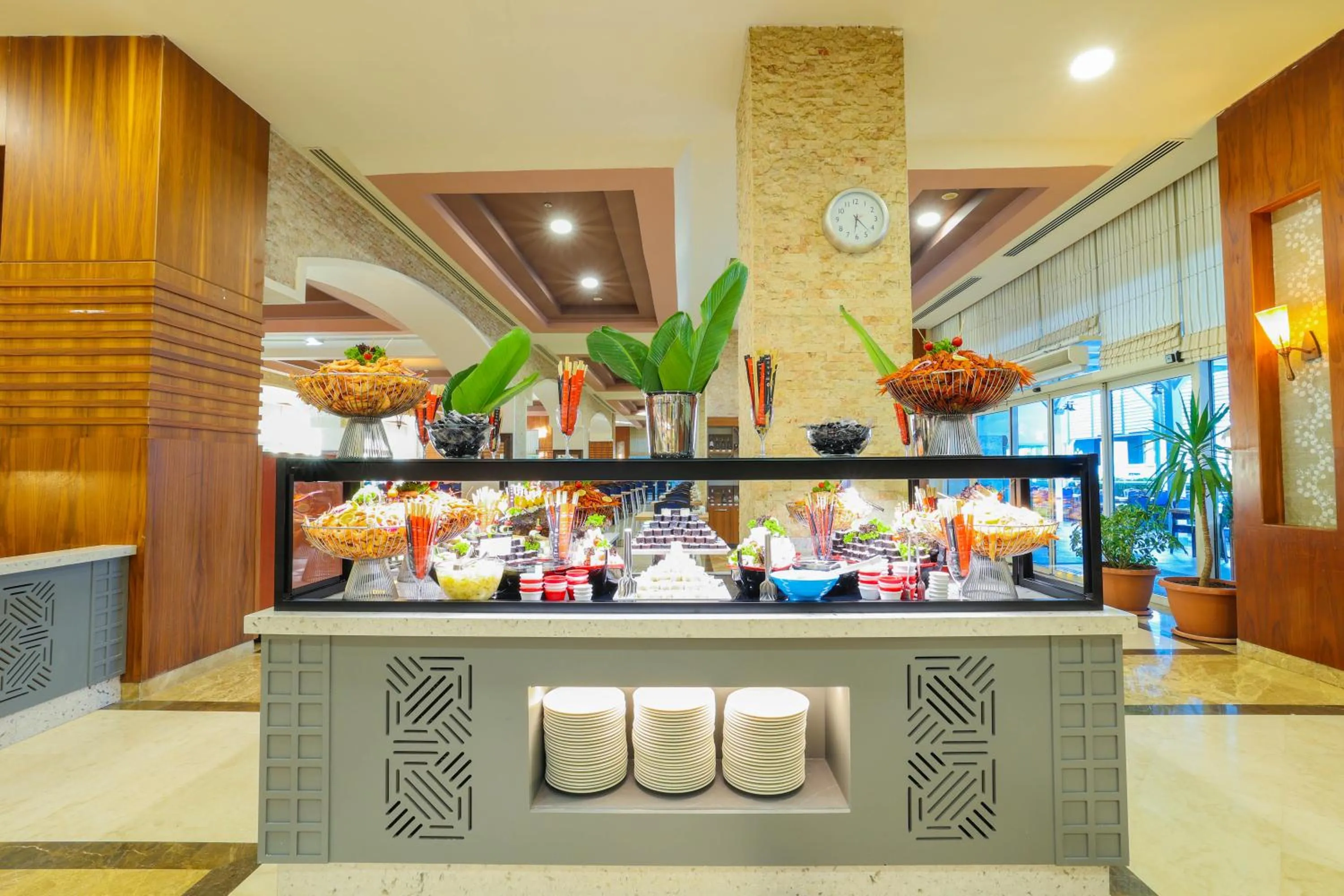 Food and drinks in Crystal De Luxe Comfort Collection - All Inclusive