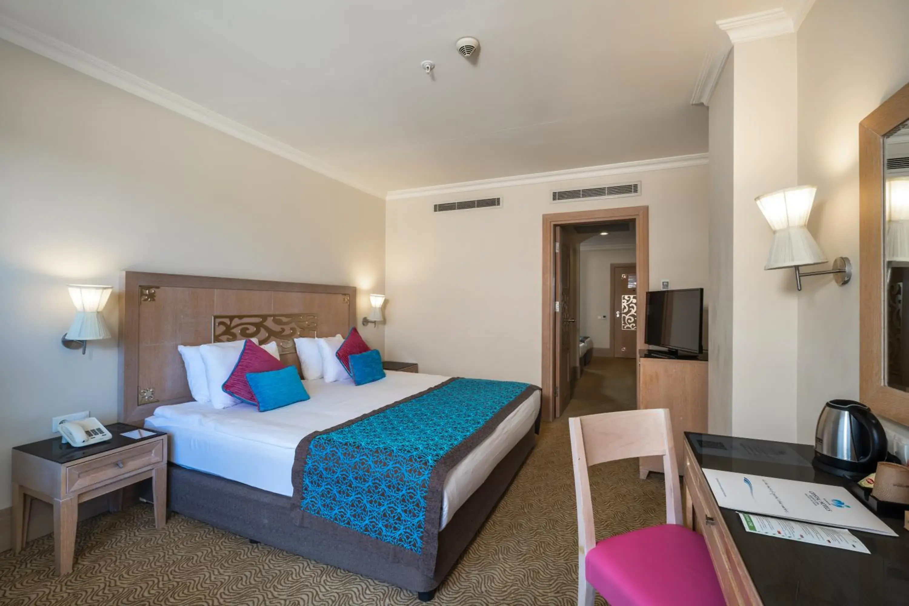 Property building, Bed in Crystal De Luxe Resort & Spa - All Inclusive Property building, Bed in Crystal De Luxe Resort & Spa - All Inclusive