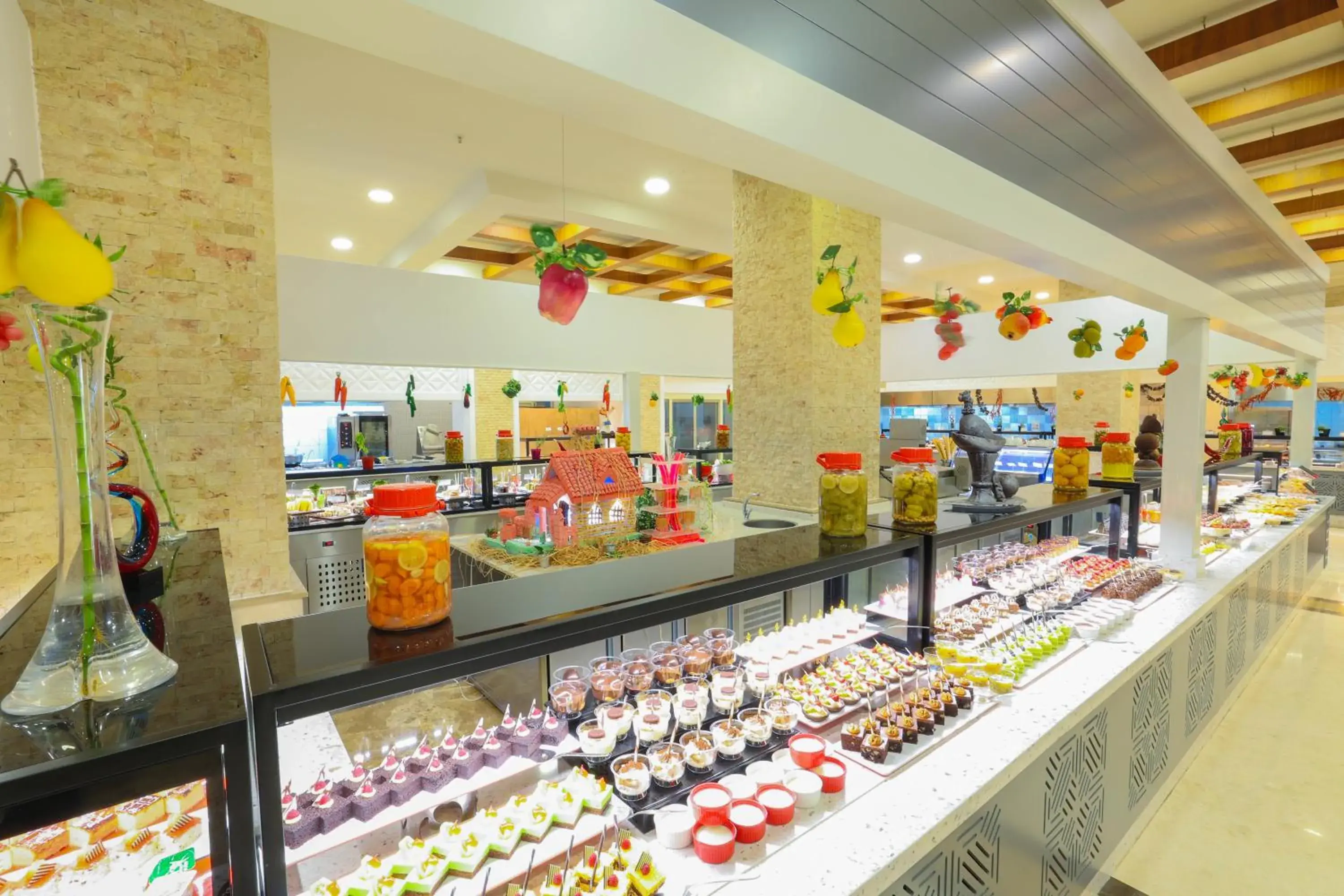 Food and drinks in Crystal De Luxe Resort & Spa - All Inclusive Food and drinks in Crystal De Luxe Resort & Spa - All Inclusive