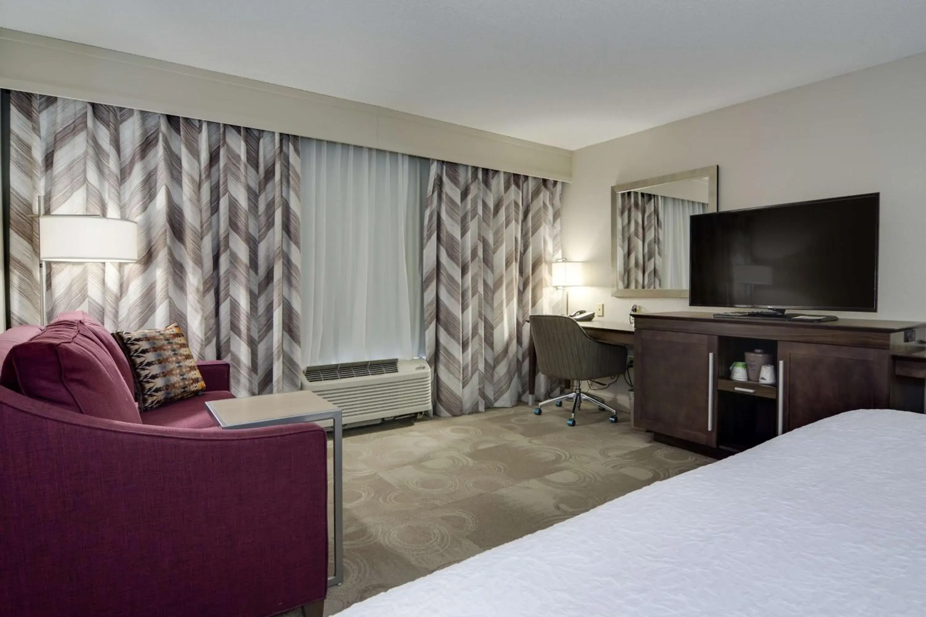 Bedroom, Bed in Hampton Inn Atlanta-Fairburn Bedroom, Bed in Hampton Inn Atlanta-Fairburn