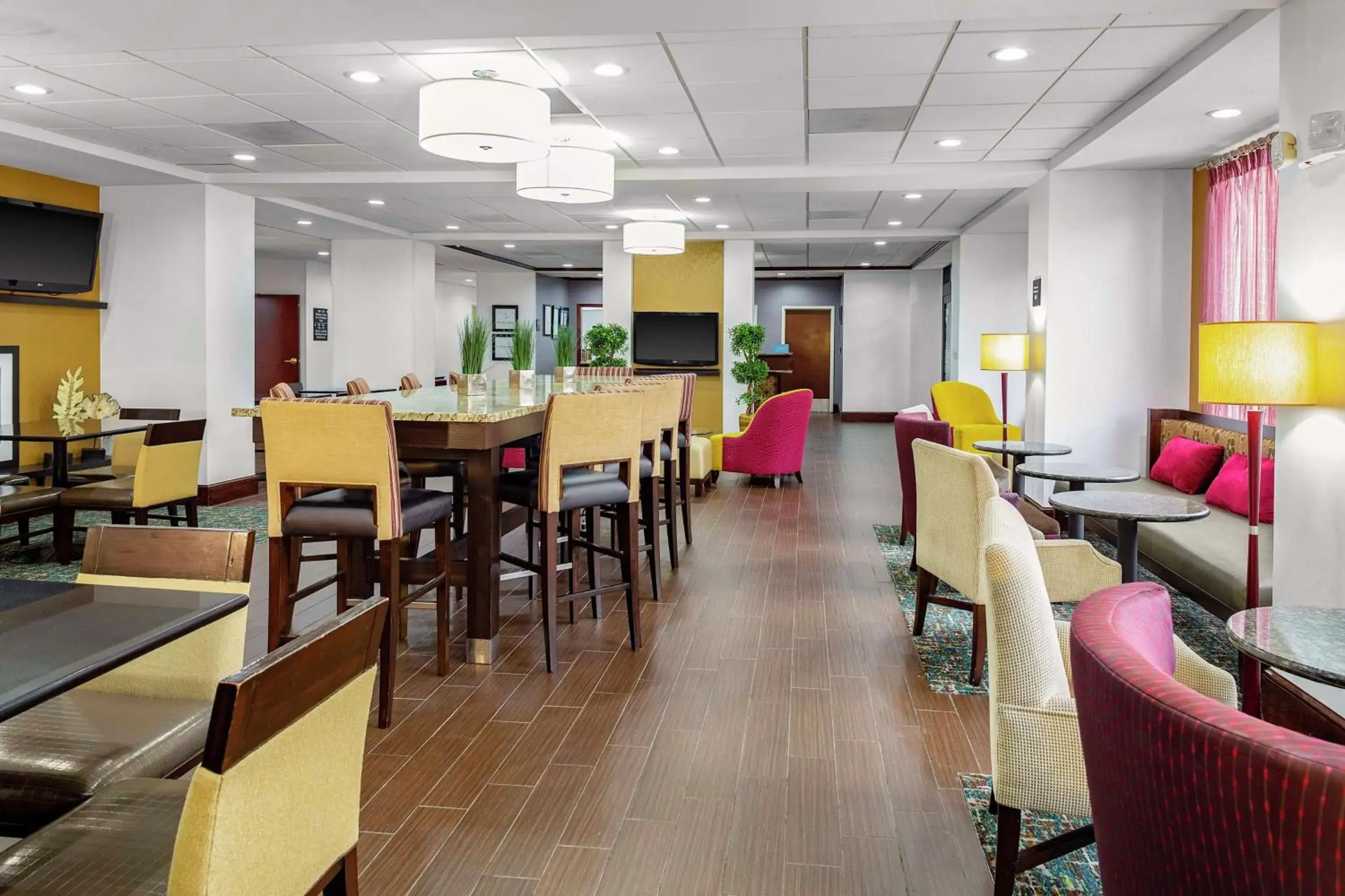 Restaurant/places to eat in Hampton Inn Atlanta-Fairburn Restaurant/places to eat in Hampton Inn Atlanta-Fairburn