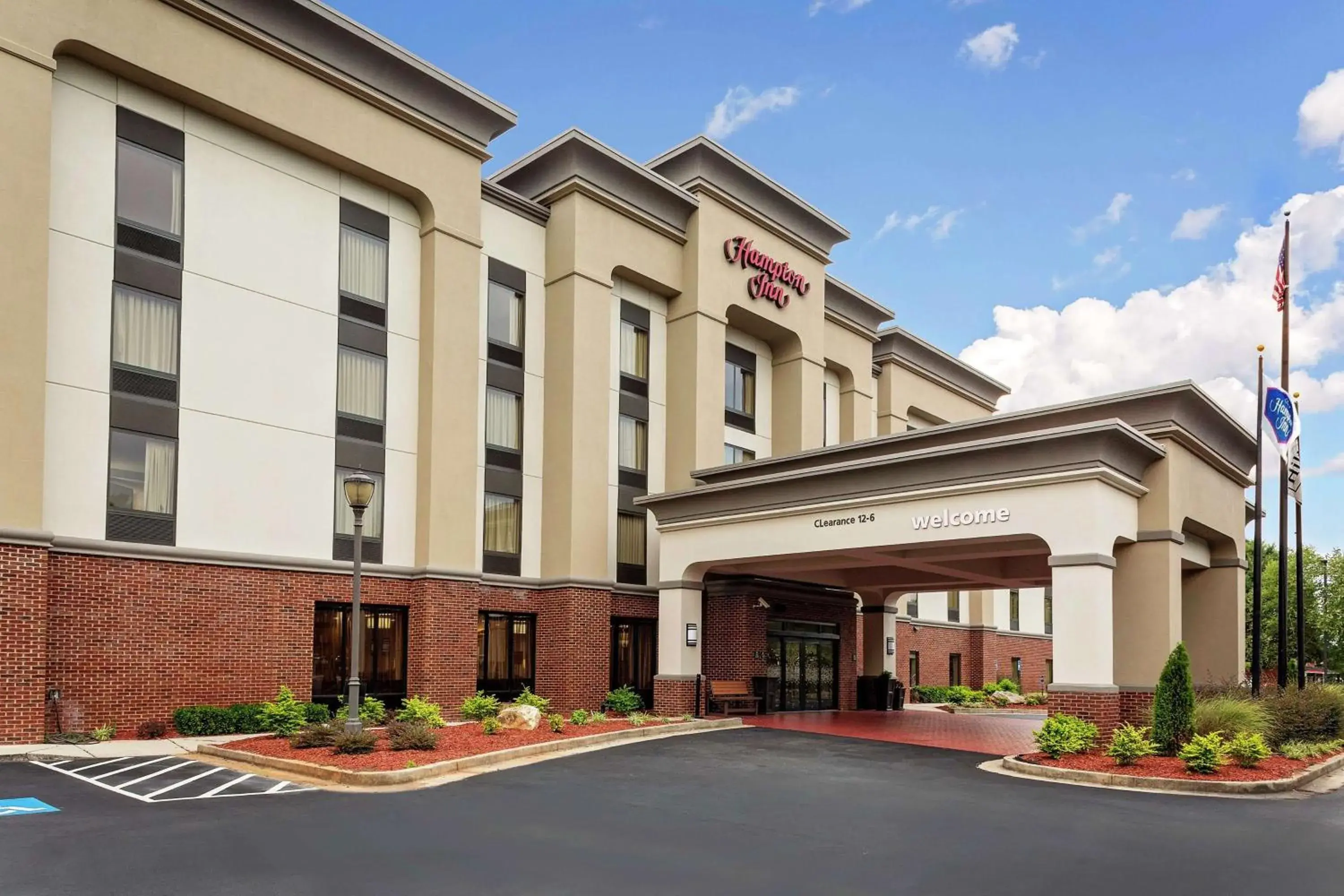 Property building in Hampton Inn Atlanta-Fairburn Property building in Hampton Inn Atlanta-Fairburn