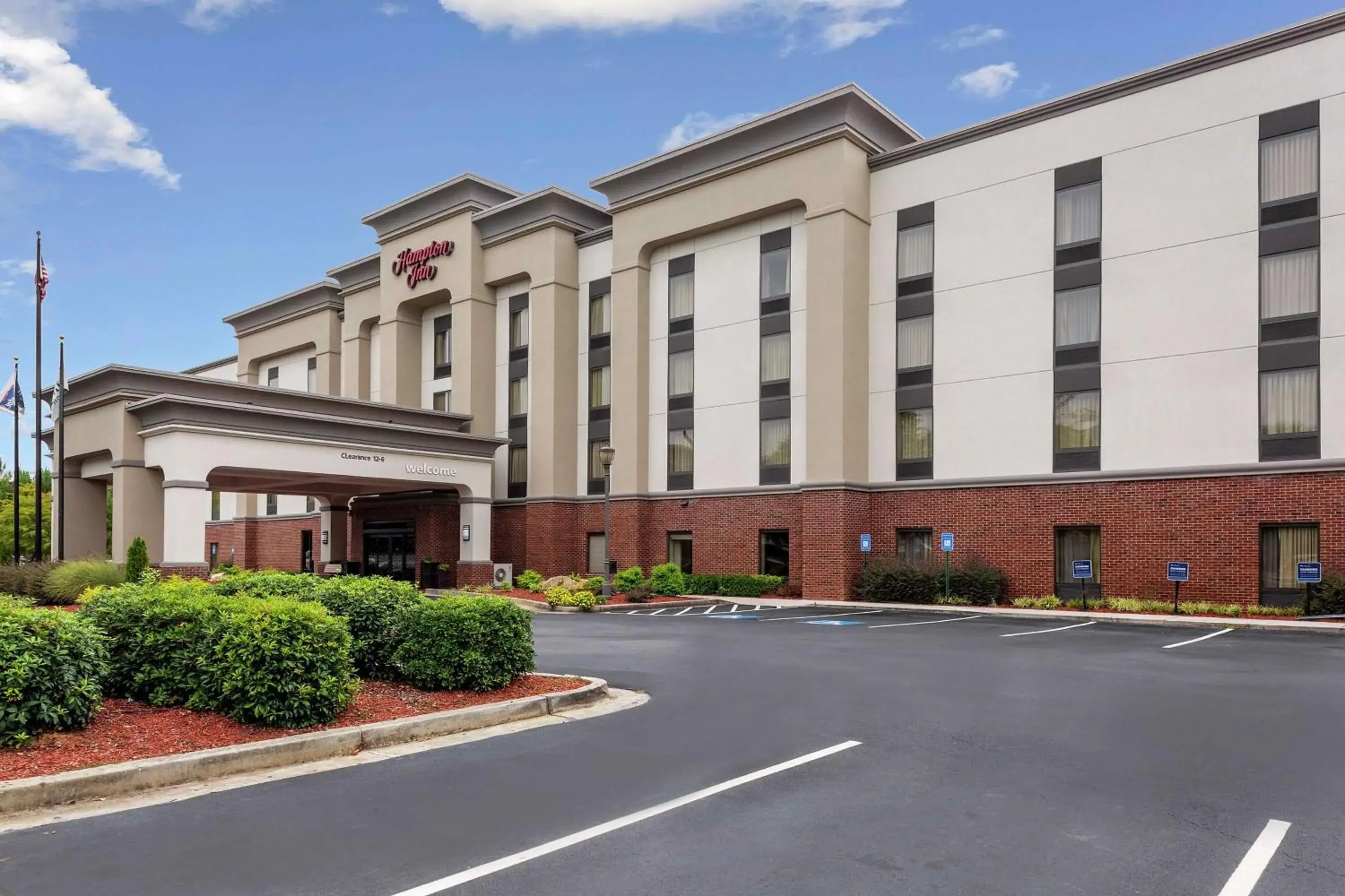 Property building in Hampton Inn Atlanta-Fairburn Property building in Hampton Inn Atlanta-Fairburn