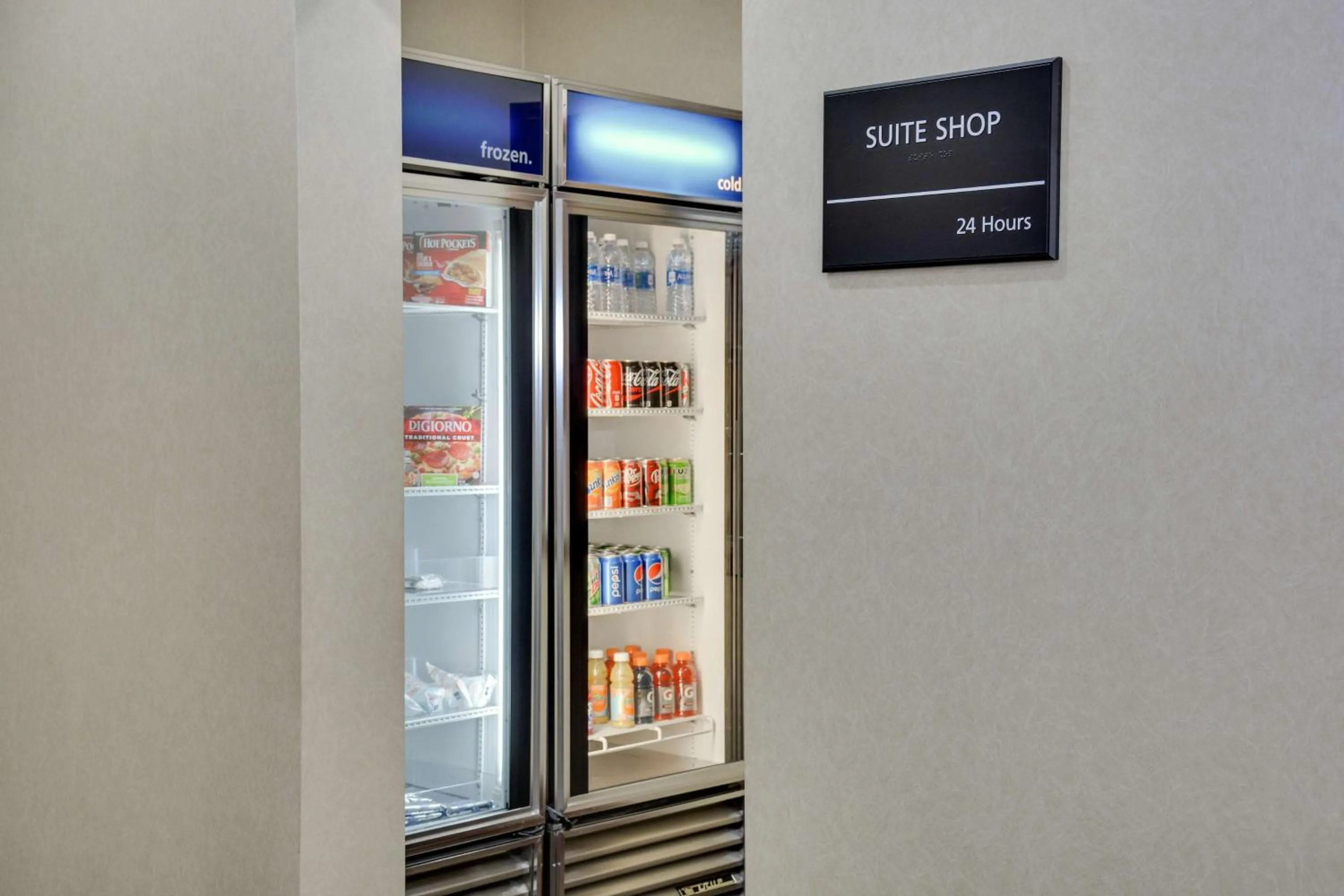 Restaurant/places to eat in Hampton Inn Atlanta-Fairburn