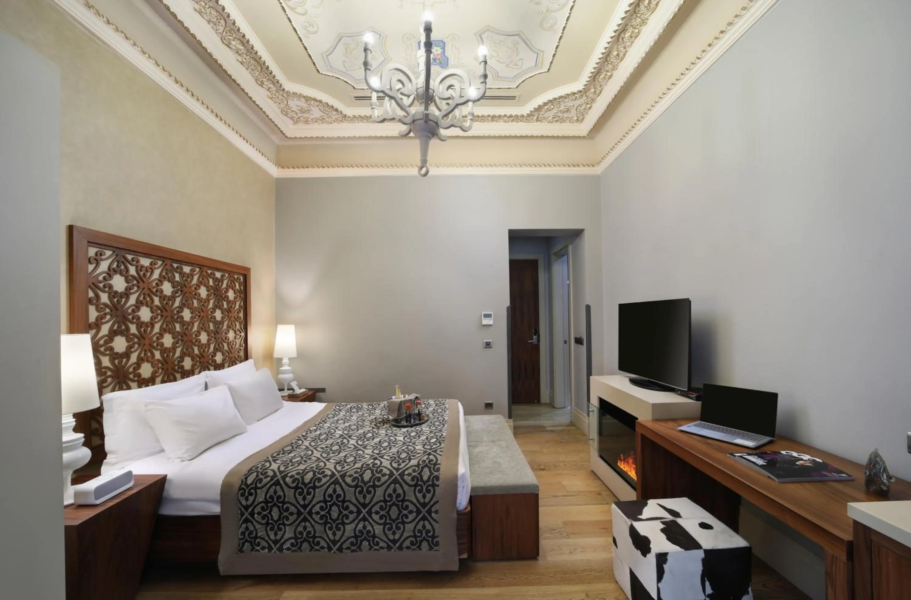 Bed in The Story Hotel Pera