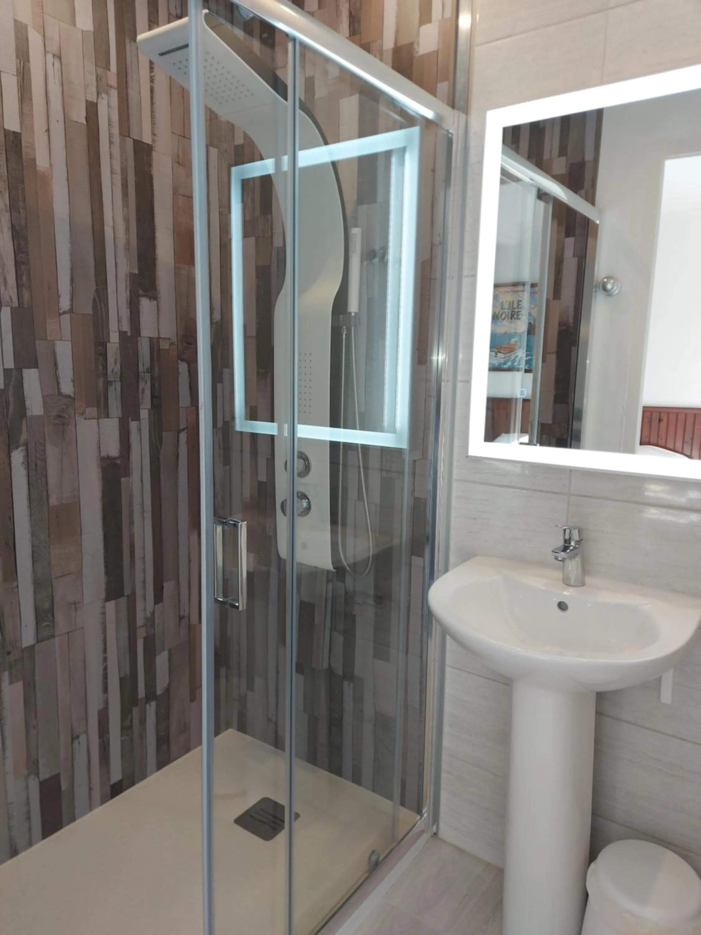 Bathroom in Hotel de Normandie