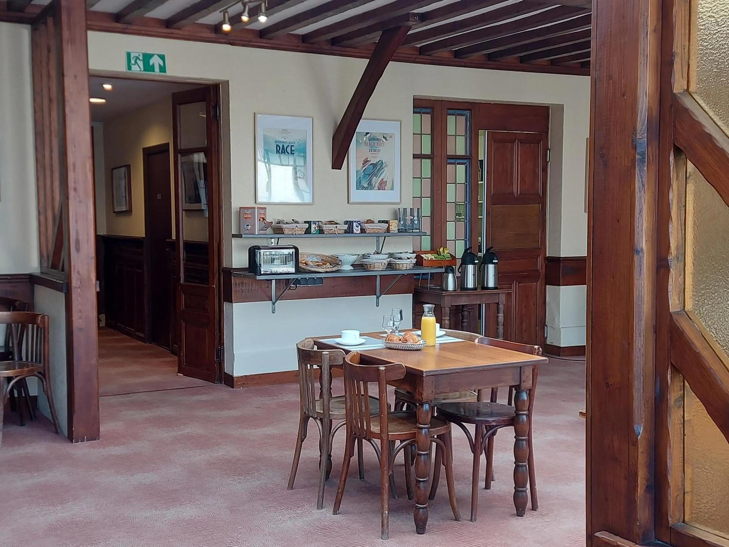 Breakfast in Hotel de Normandie