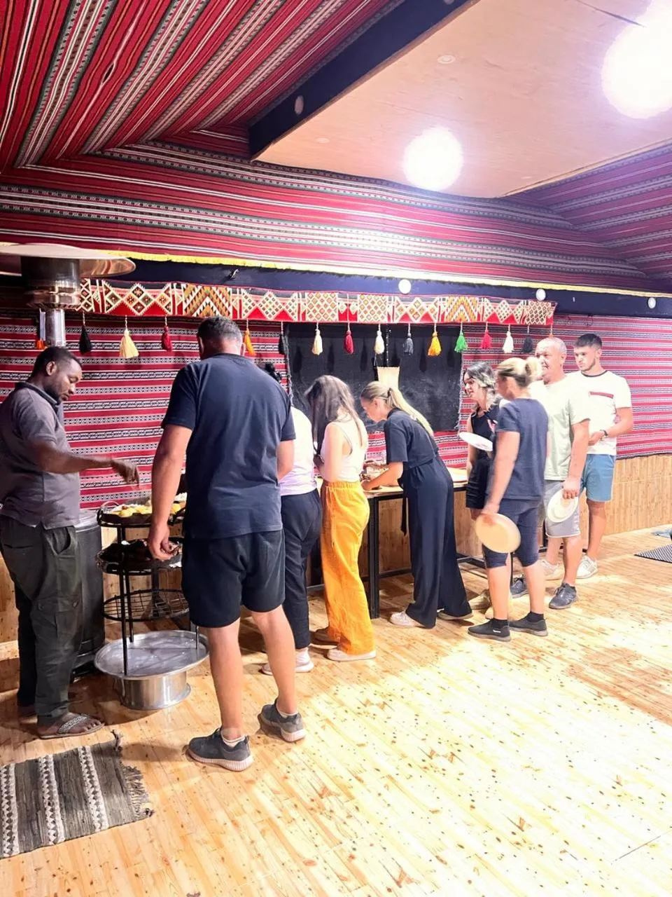 Restaurant/places to eat in Desert Rock camp