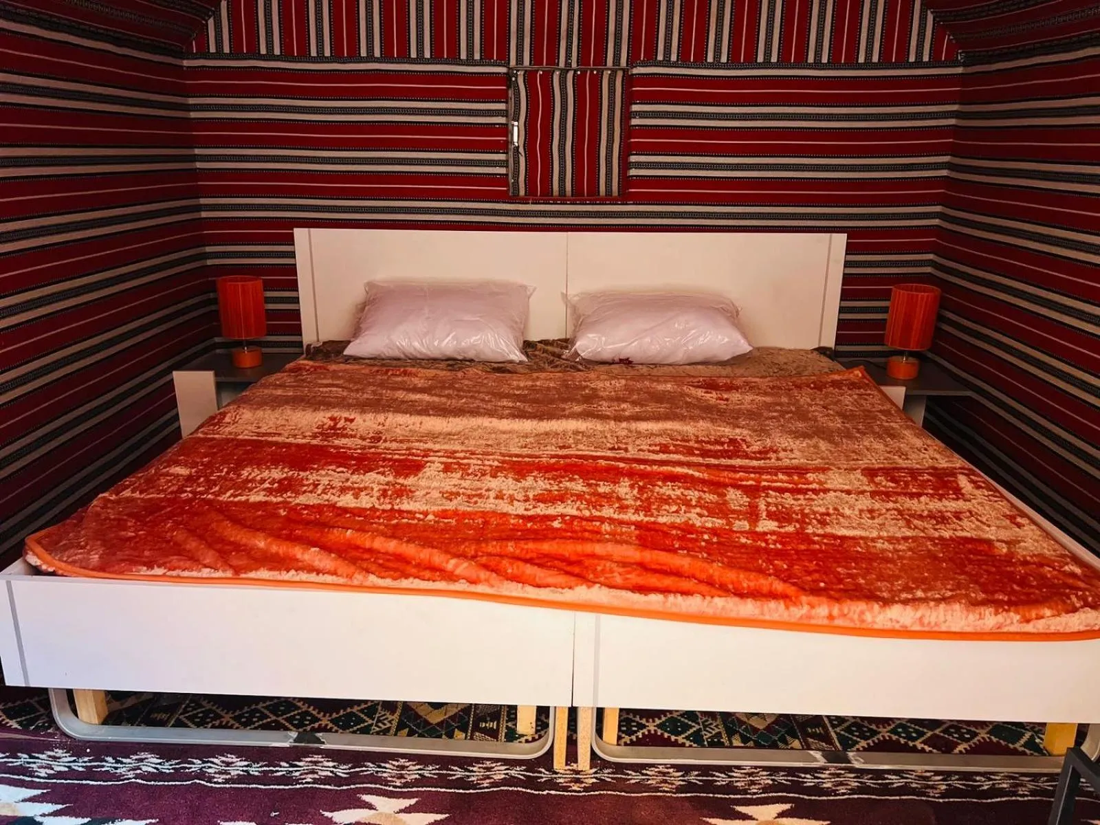 Bedroom, Bed in Desert Rock camp