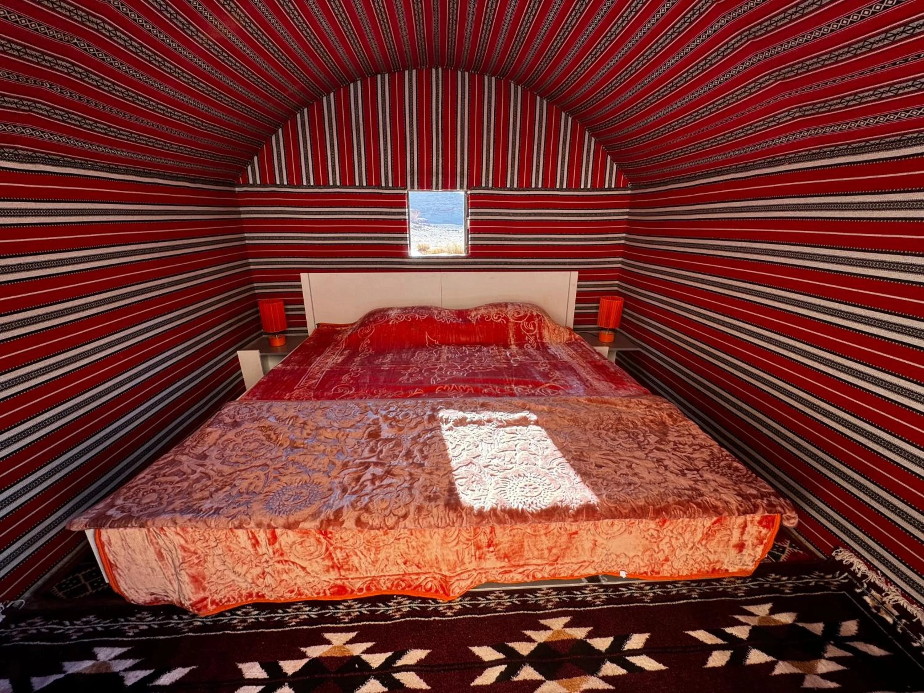 Bedroom, Bed in Desert Rock camp