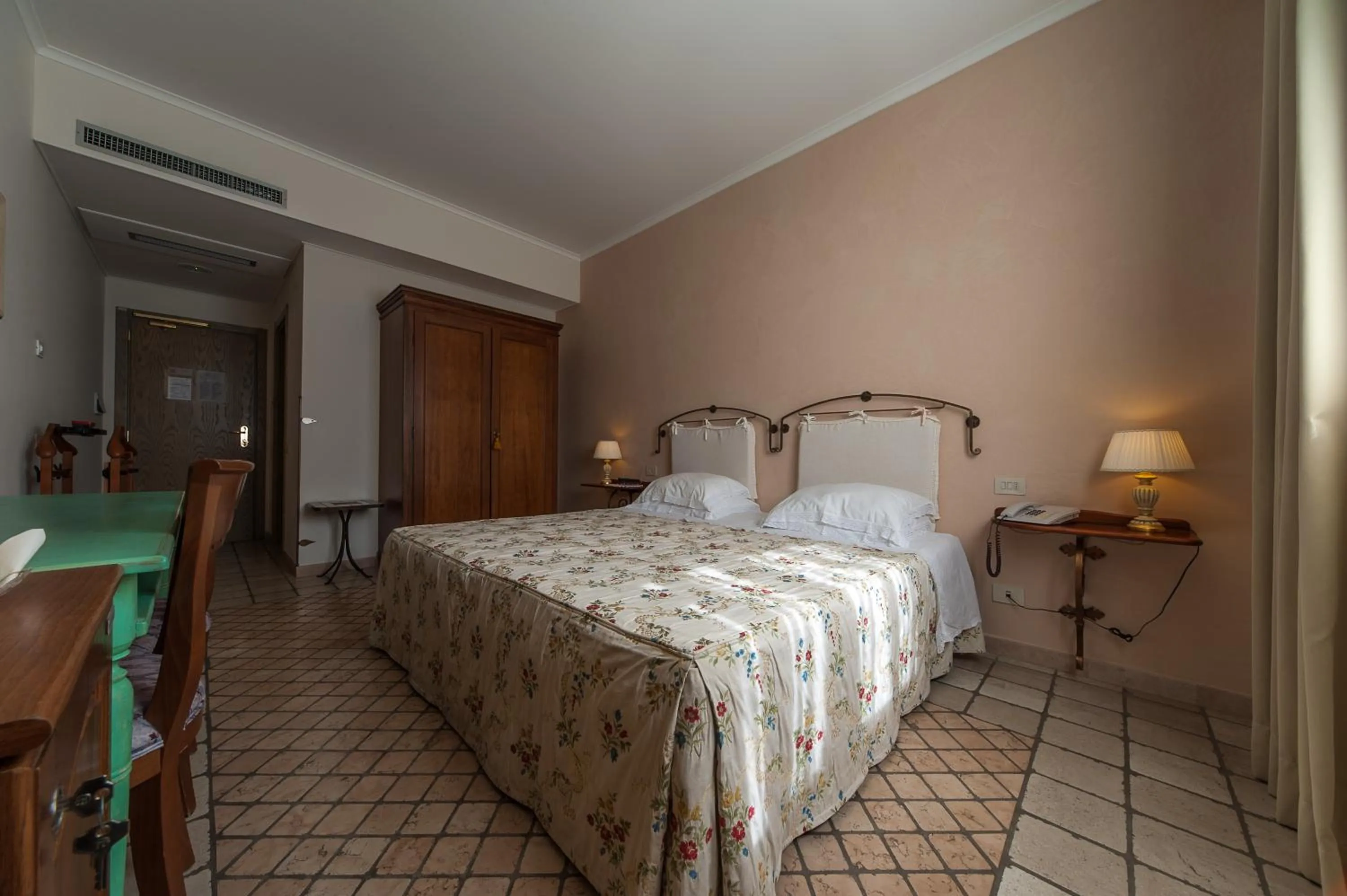 Photo of the whole room, Bed in Albergo La Primula