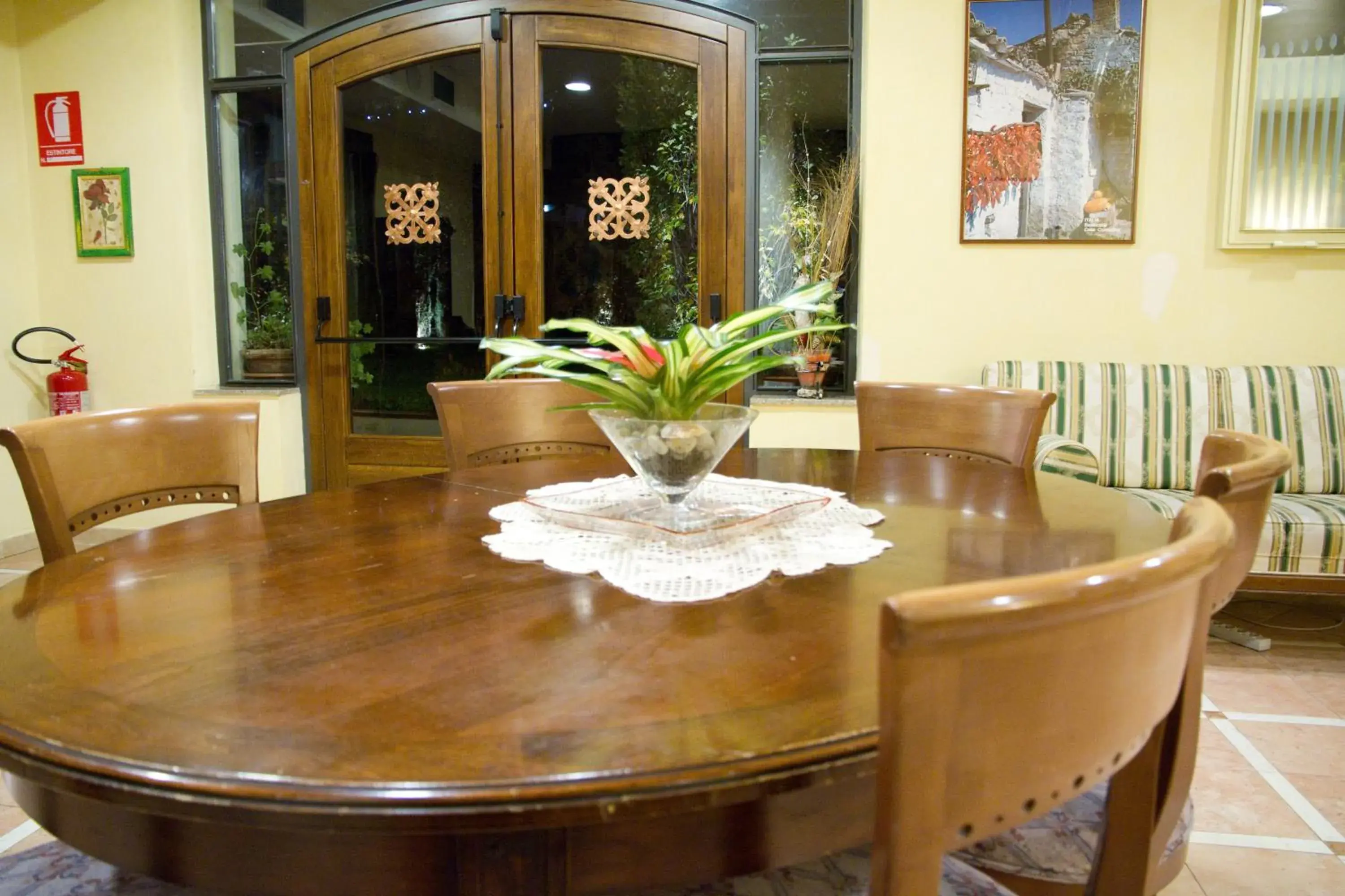 Lobby or reception in Albergo La Primula Lobby or reception in Albergo La Primula