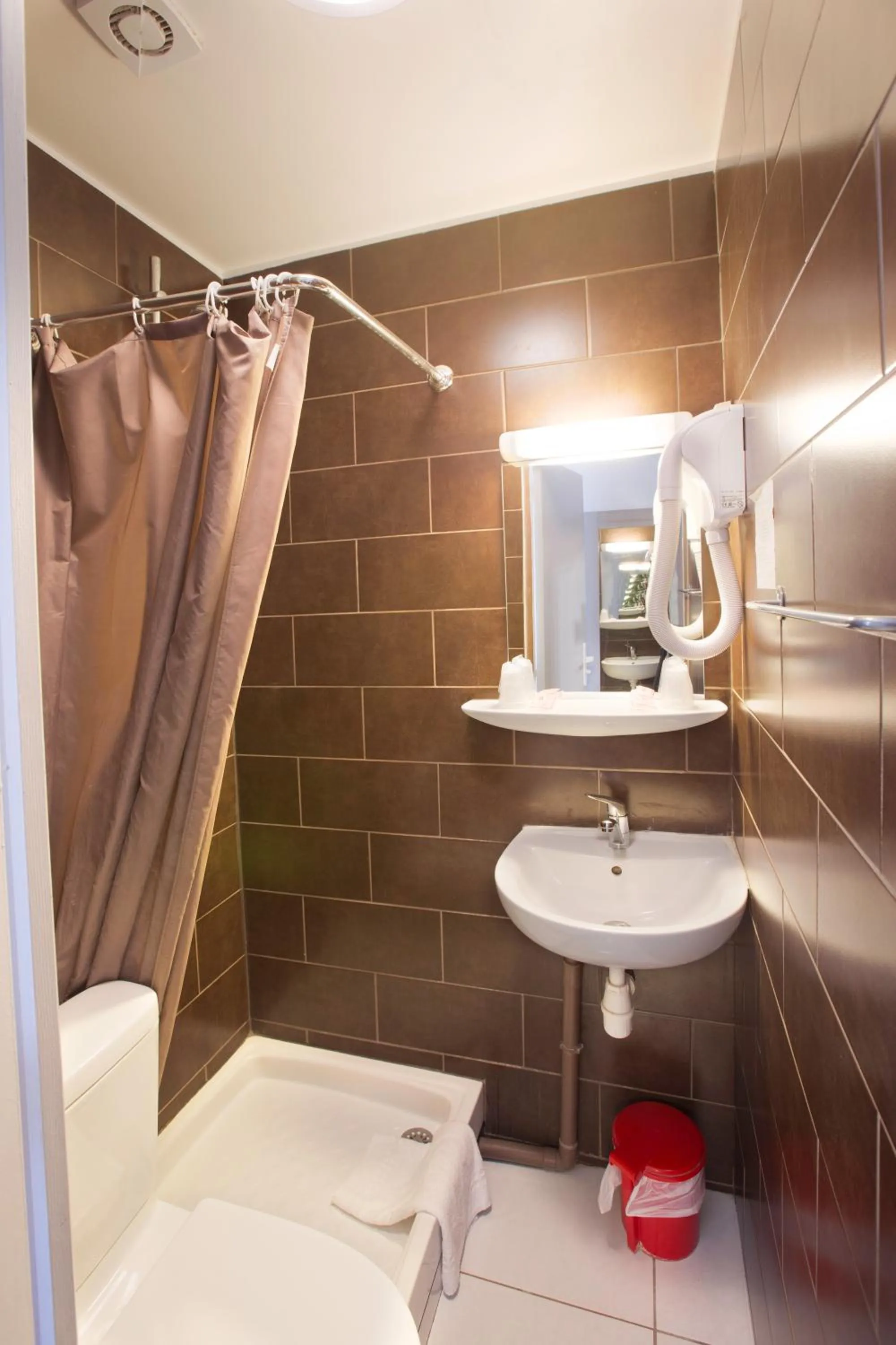 Hipotel Paris Père-Lachaise République