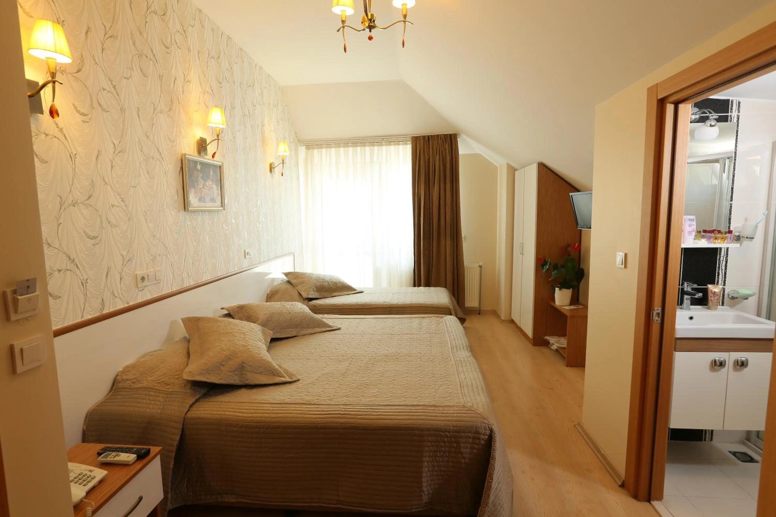 Bathroom, Bed in Hotel Avcilar City