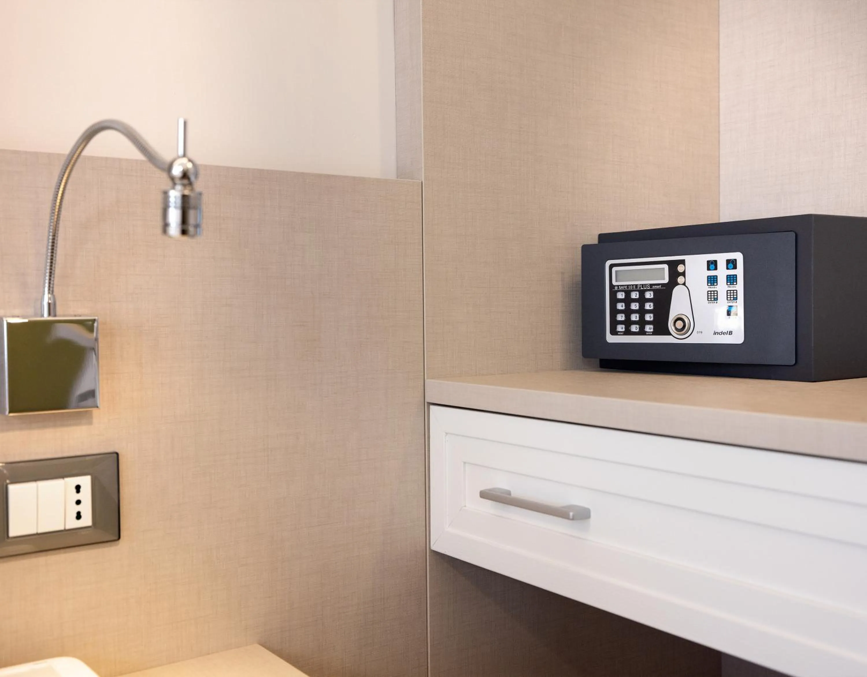 safe in Hotel Riviera