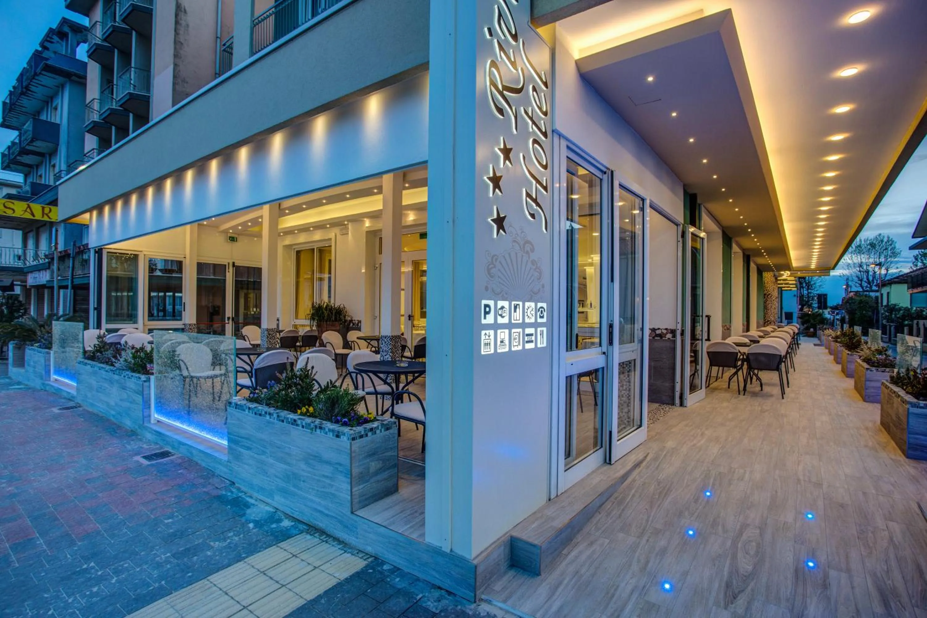 Facade/entrance in Hotel Riviera