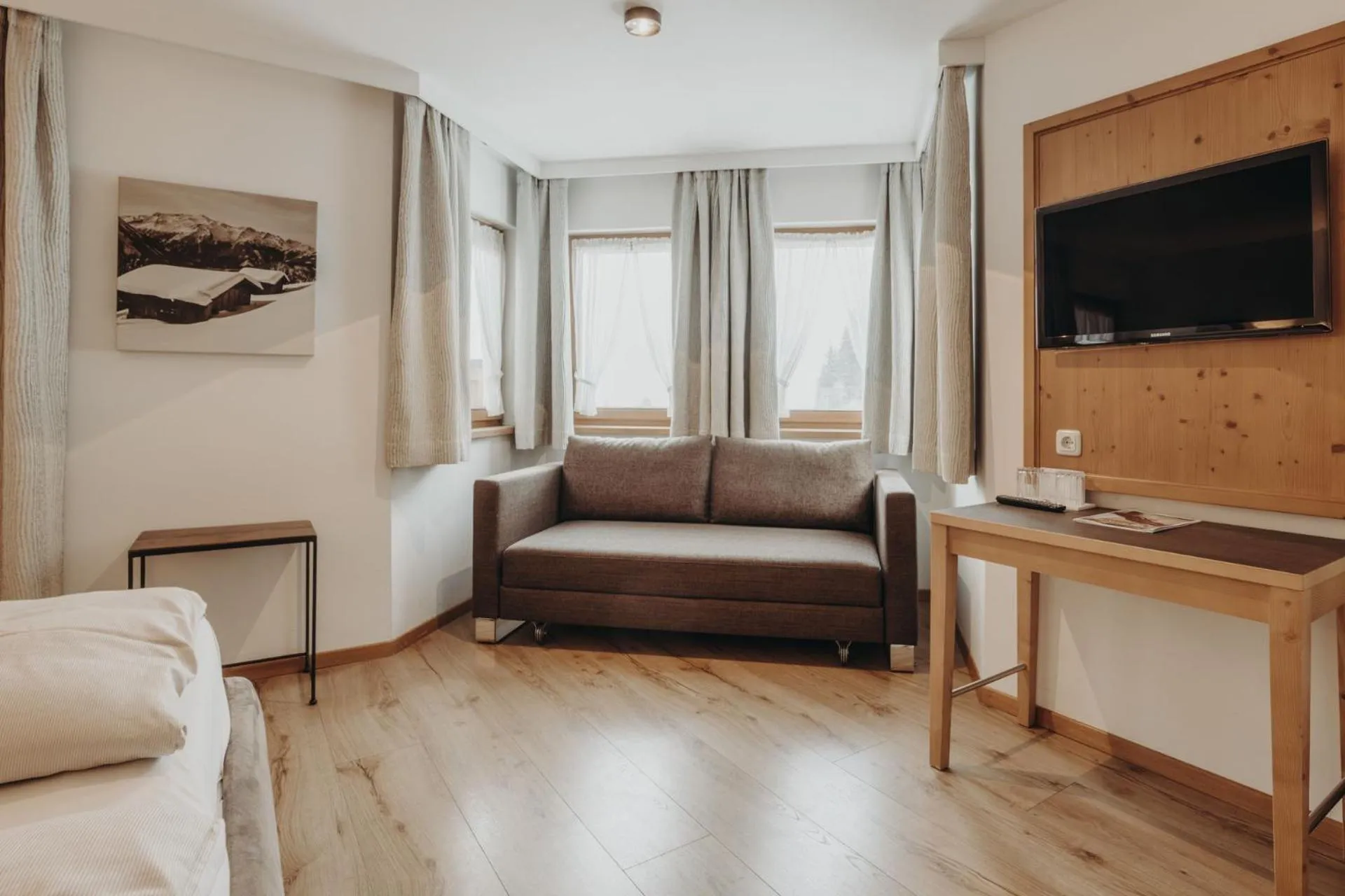 TV and multimedia, Bed in Habachklause Familien Bauernhof Resort