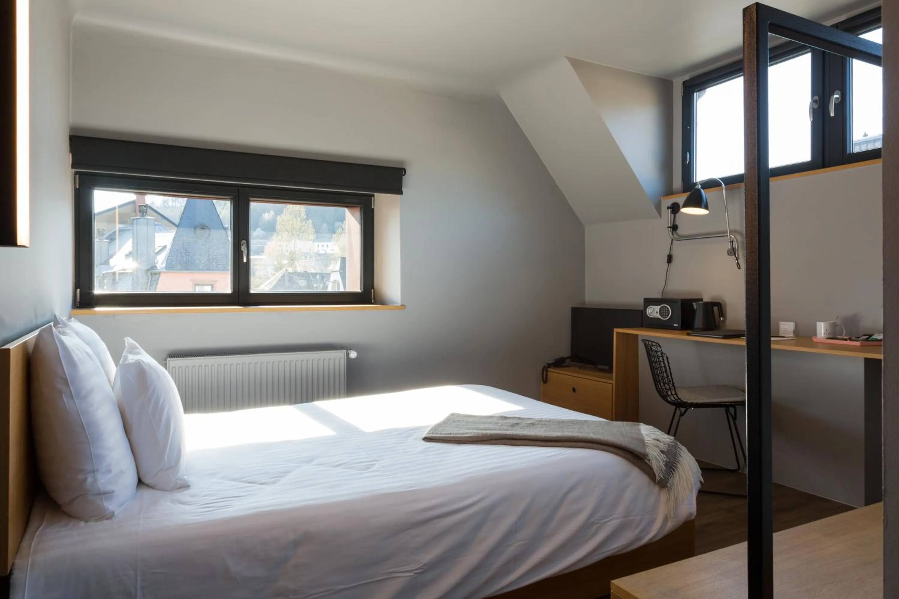 Bed in Hostellerie du Grünewald