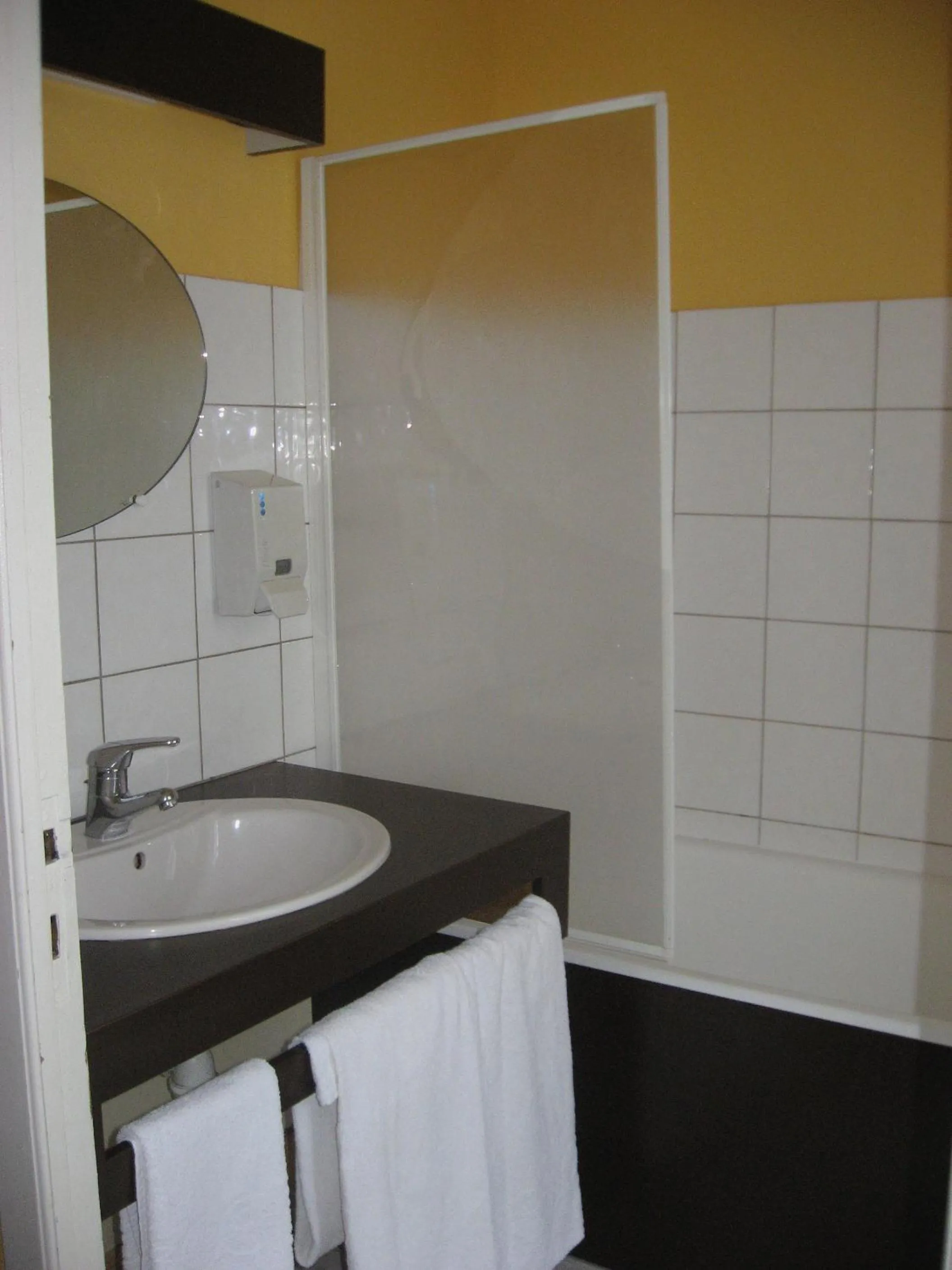 Bathroom in Hotel Napoléon