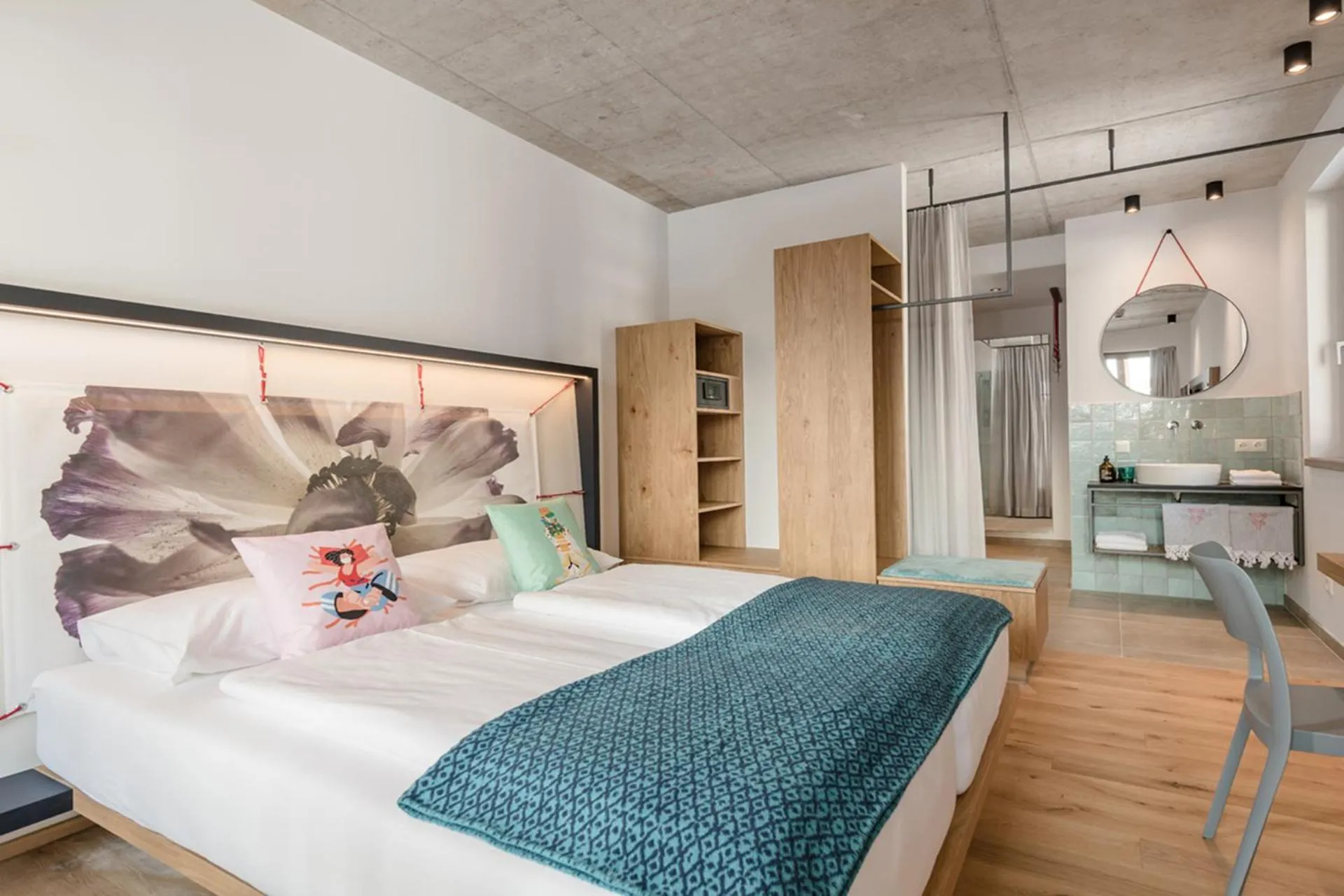 Photo of the whole room, Bed in Hotel Blü Gastein