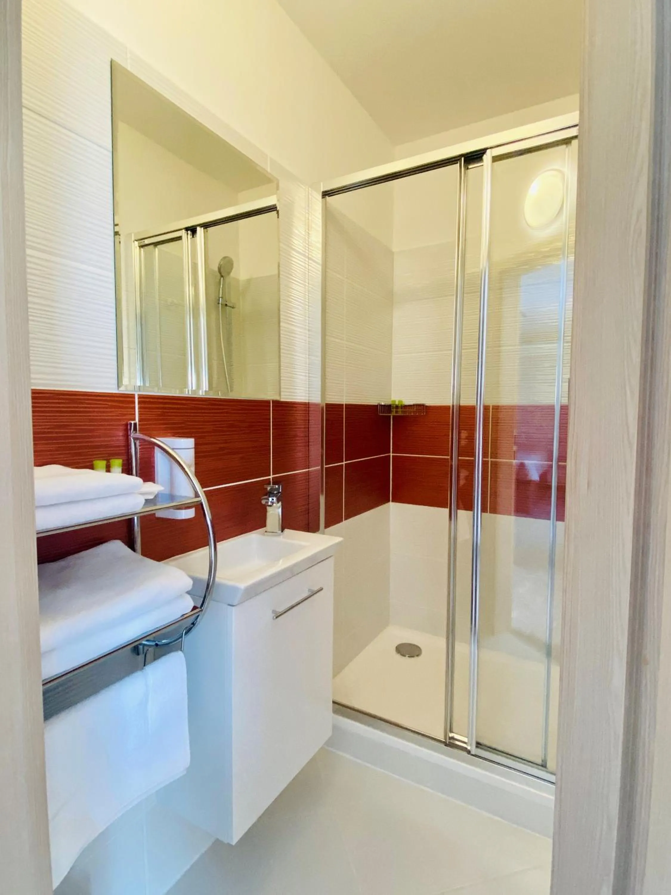 Shower in Hotel Mlynska