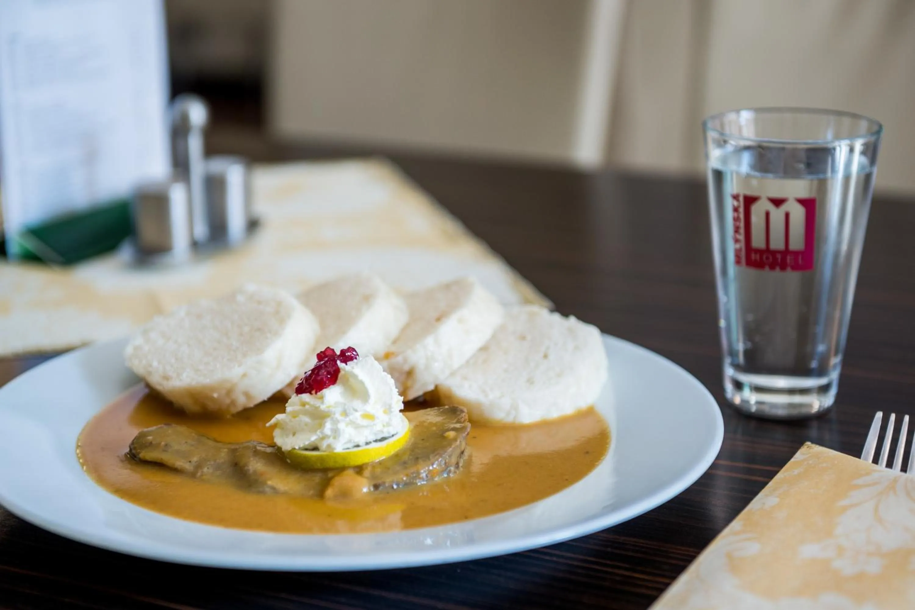 Restaurant/places to eat in Hotel Mlynska