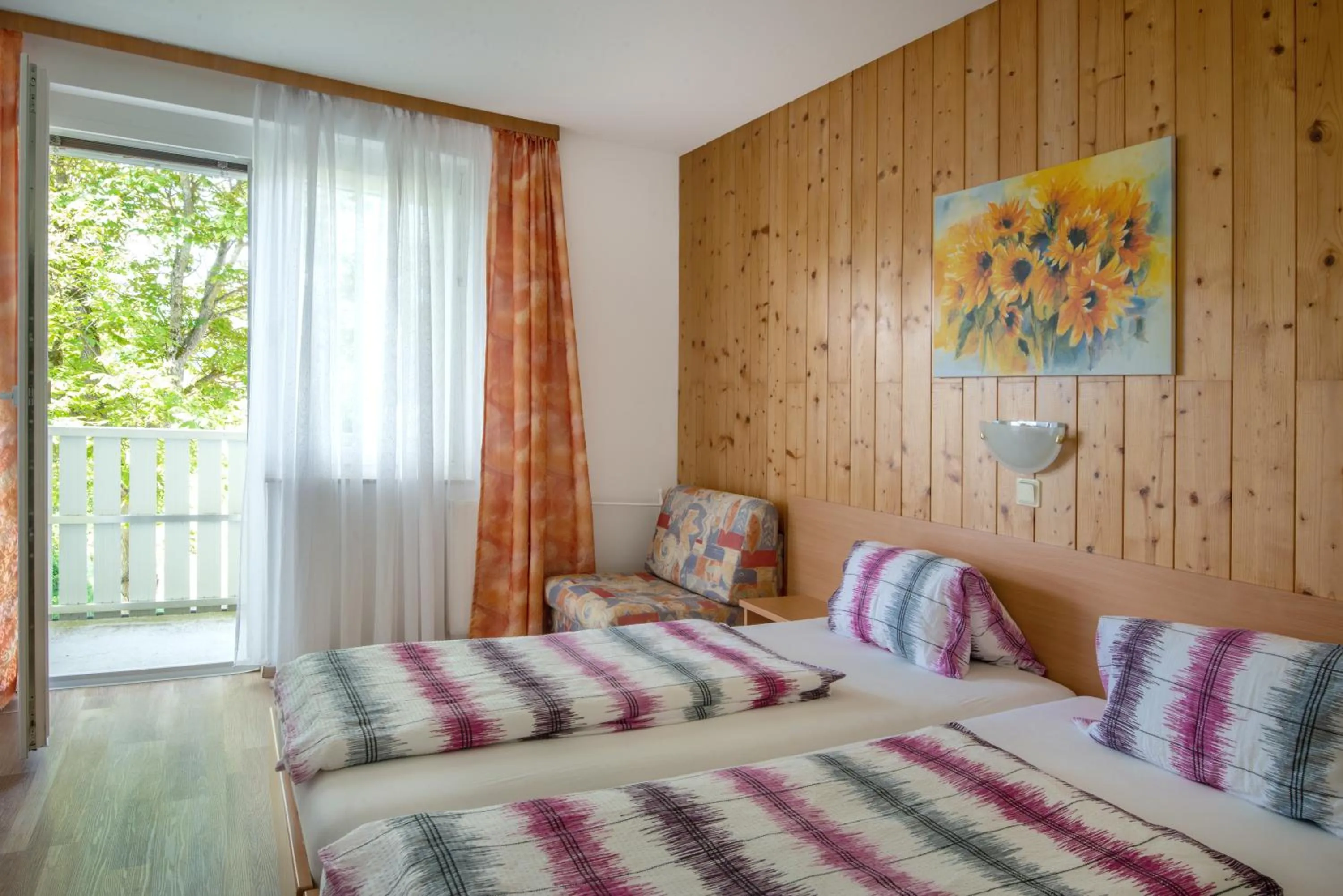 Staff, Bed in Bed & Breakfast Eckwirt