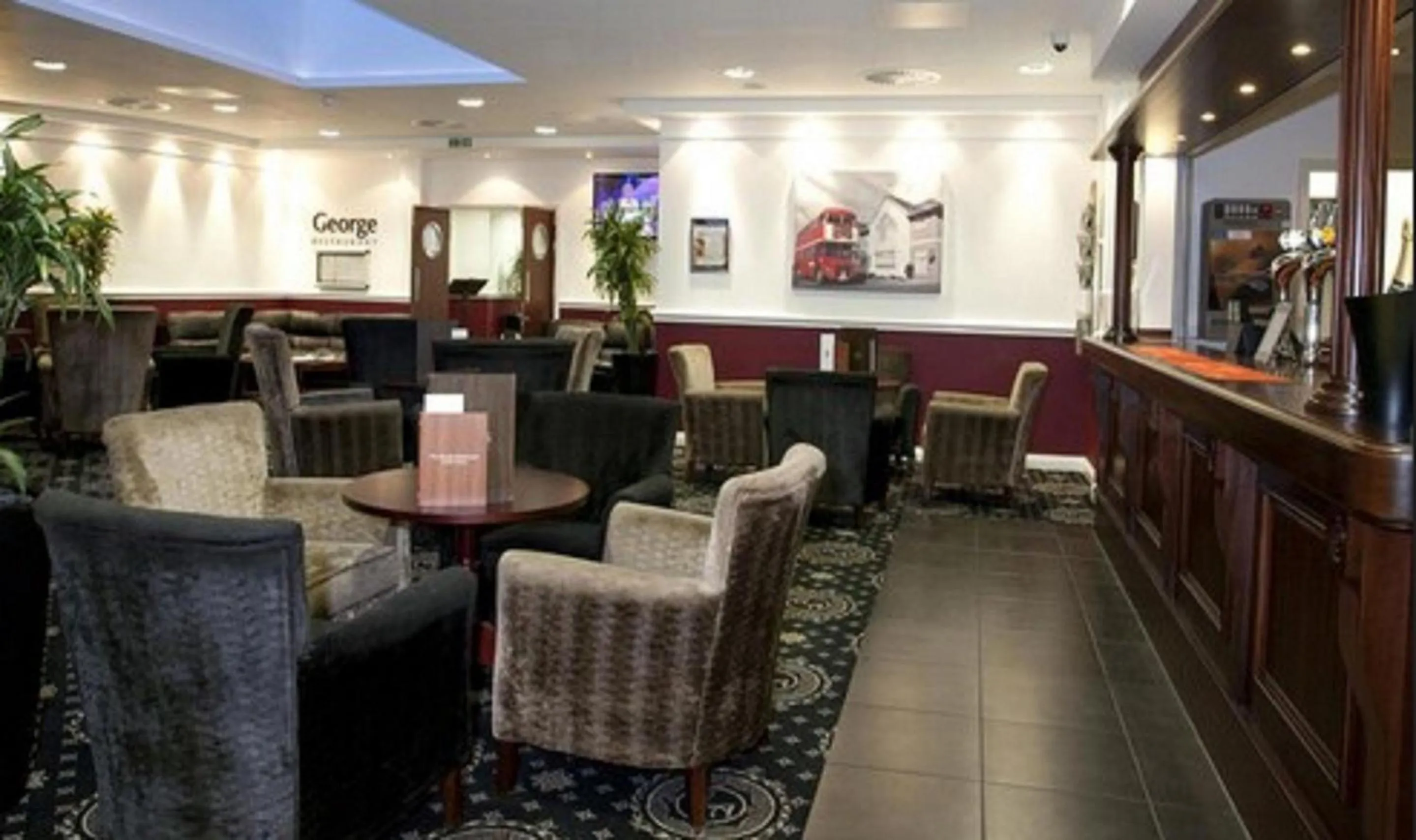 Lounge or bar in George Albert Hotel & Spa
