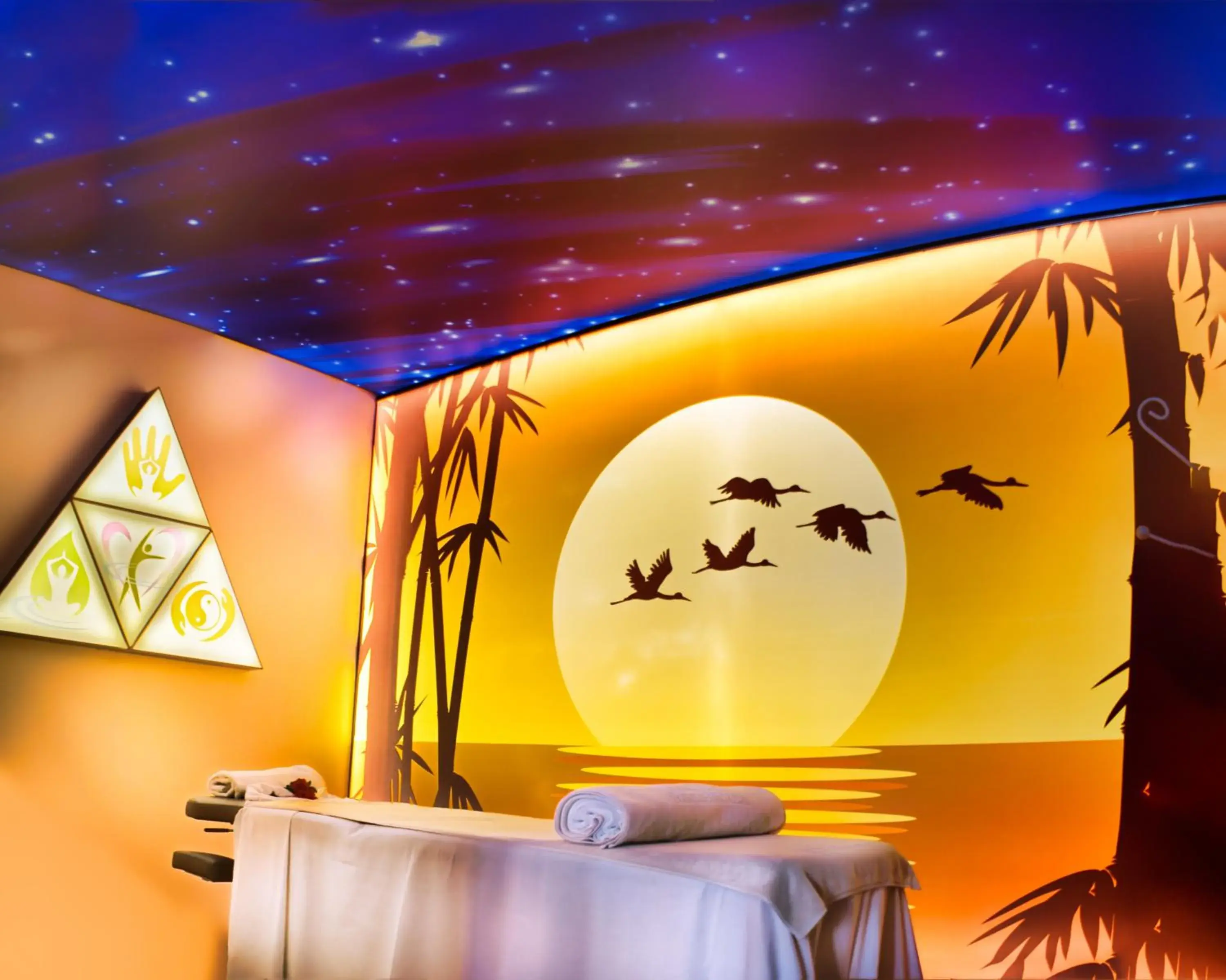 Massage, Bed in Hotel Parque Tropical Massage, Bed in Hotel Parque Tropical