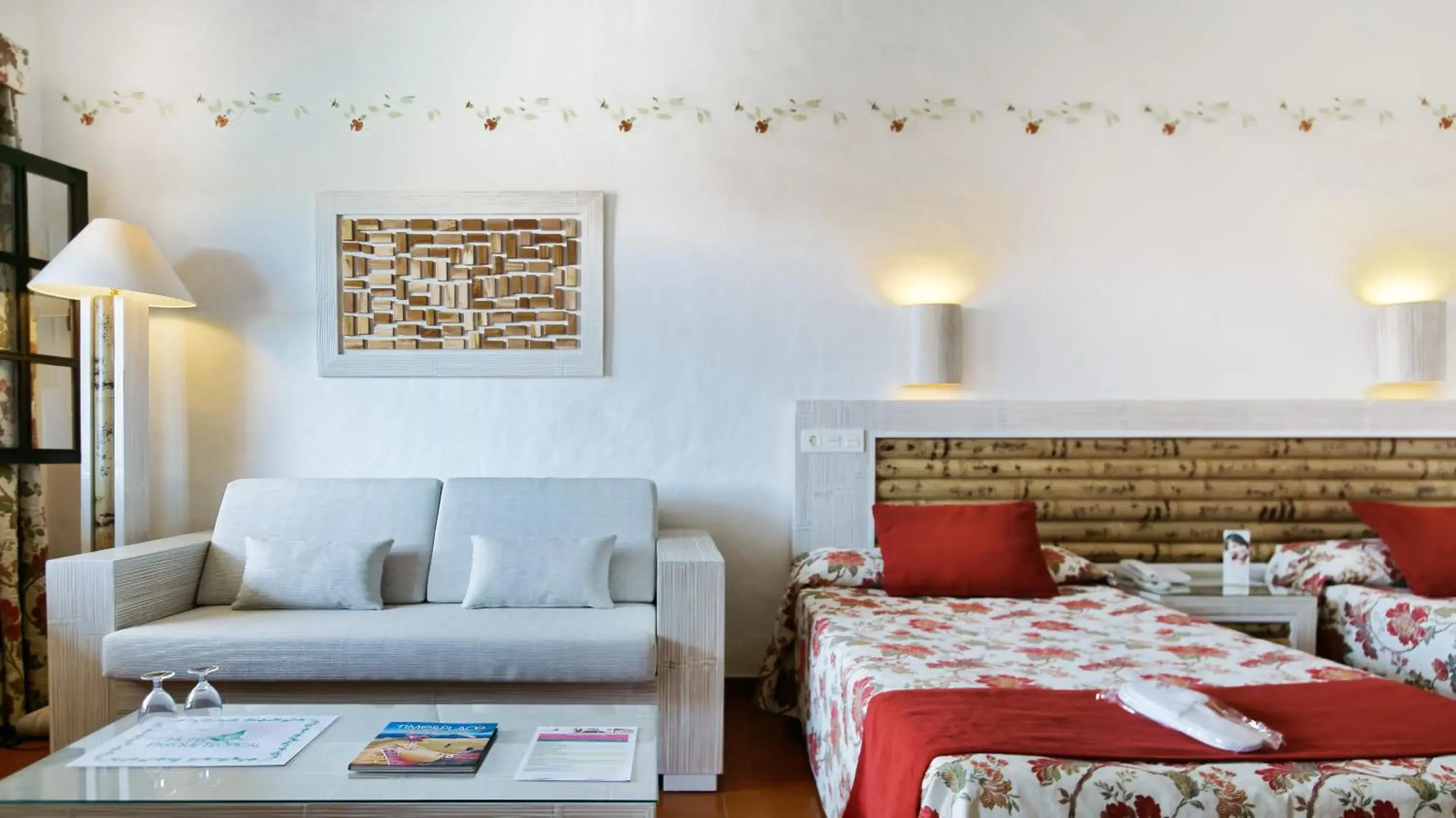 Decorative detail, Bed in Hotel Parque Tropical Decorative detail, Bed in Hotel Parque Tropical