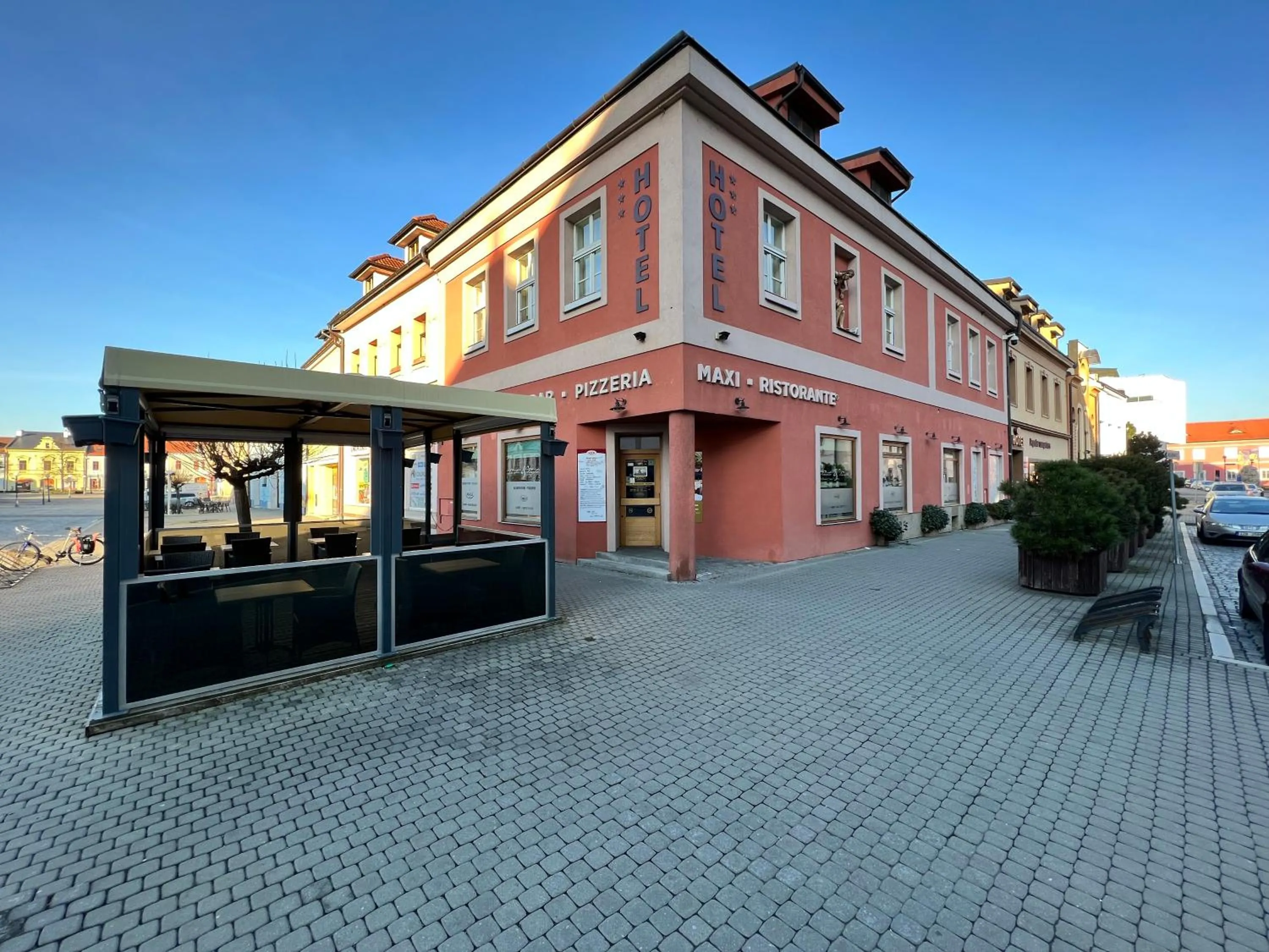 Hotel Maxi