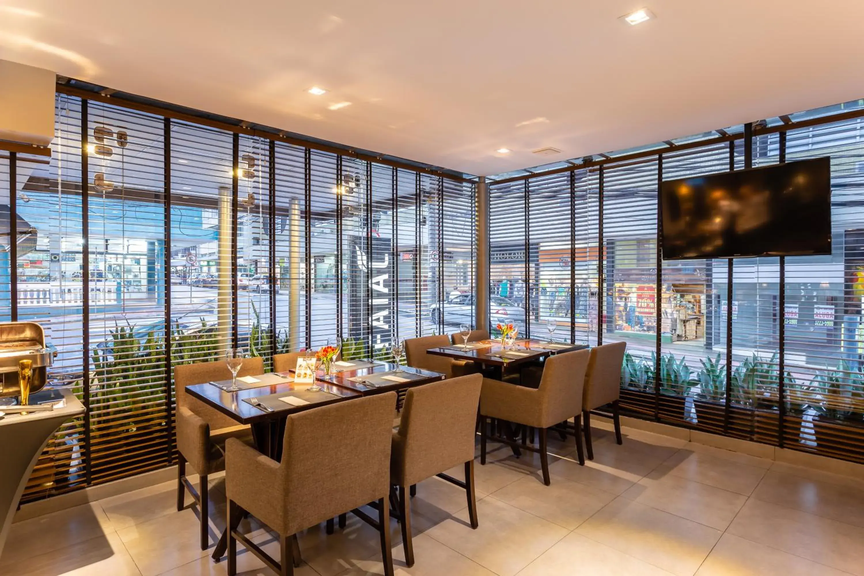 Restaurant/places to eat in Faial Prime Suítes Restaurant/places to eat in Faial Prime Suítes