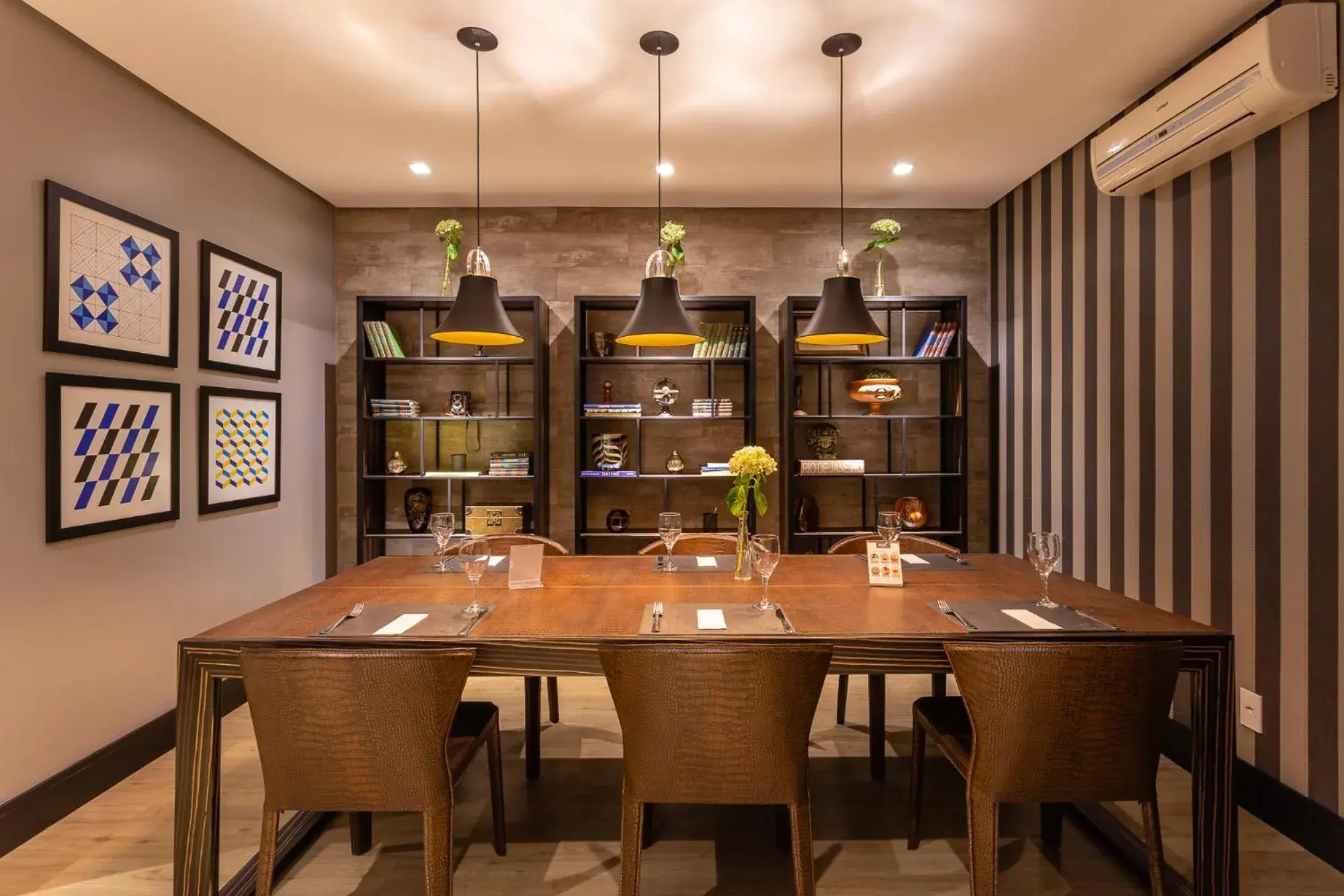 Lounge or bar in Faial Prime Suítes Lounge or bar in Faial Prime Suítes