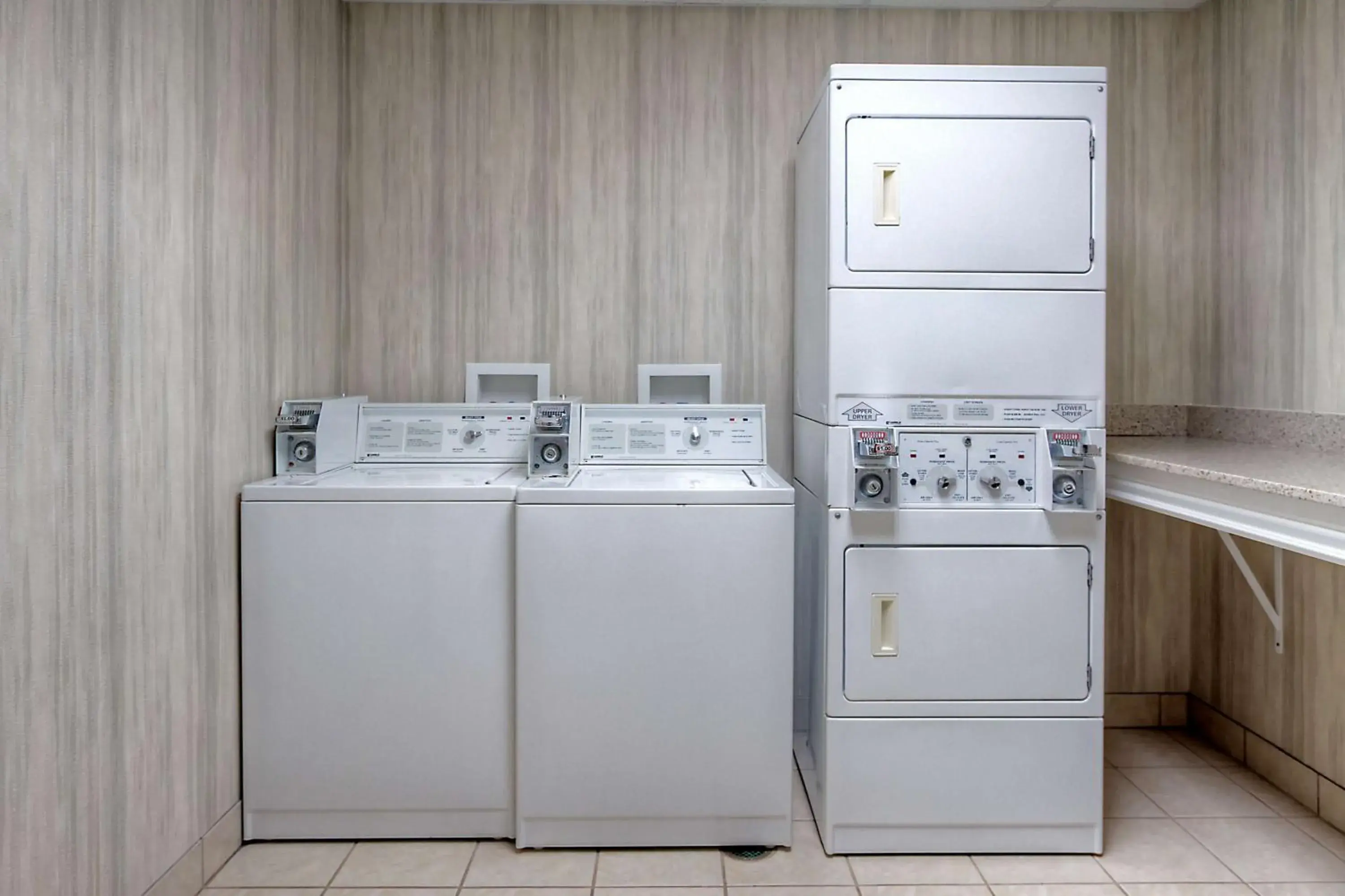 Property building in Hampton Inn Russellville Property building in Hampton Inn Russellville