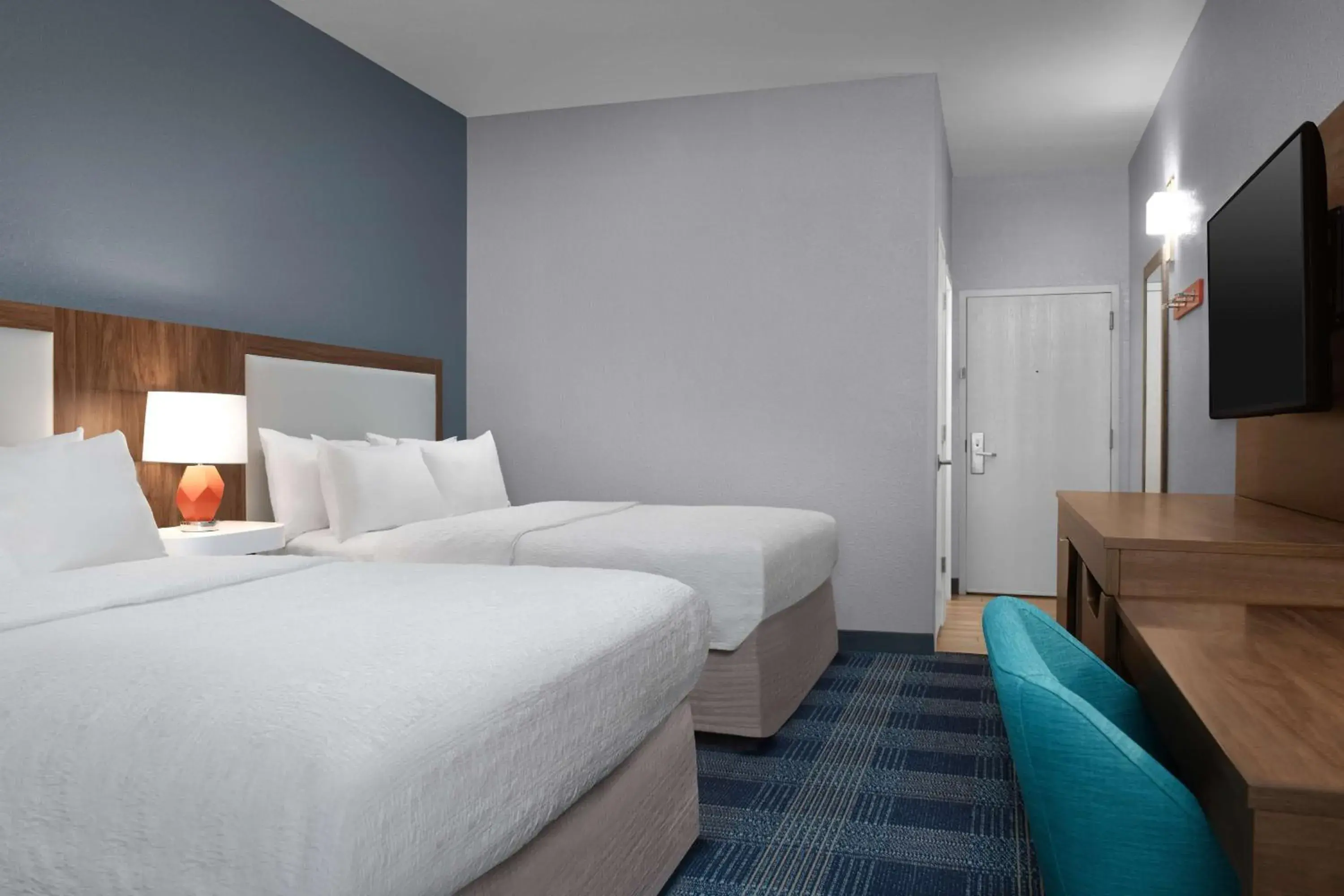 Bed in Hampton Inn Russellville Bed in Hampton Inn Russellville