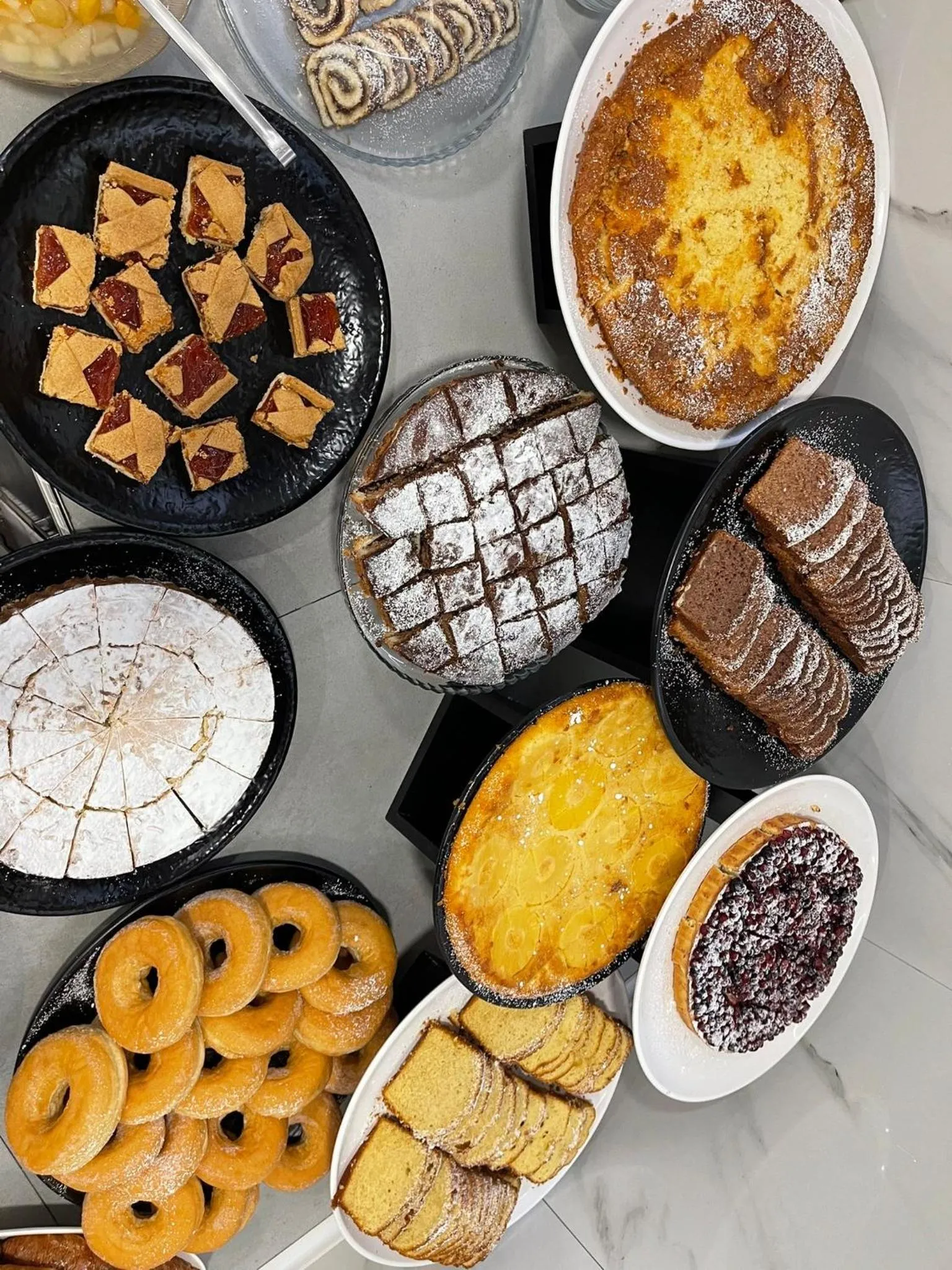 Restaurant/places to eat in Hotel Scarlet