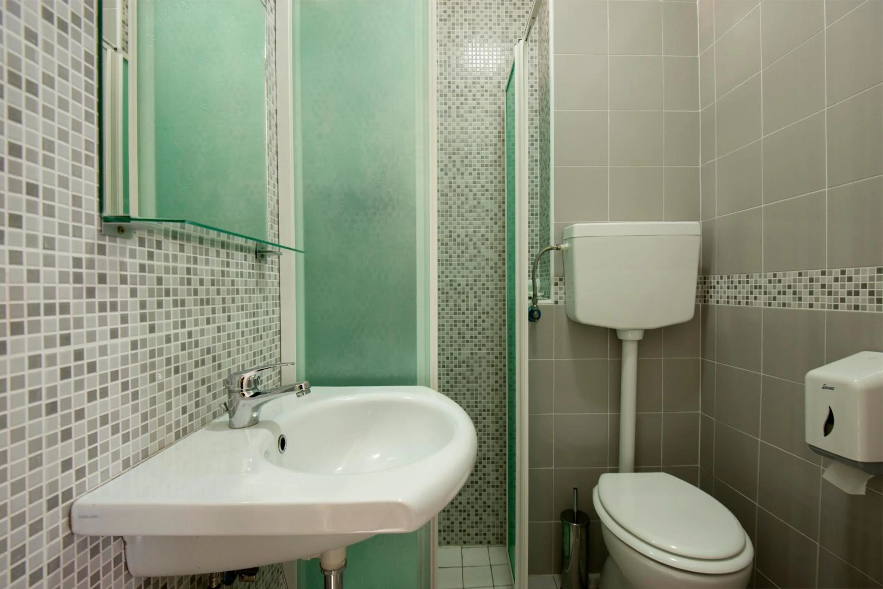Bathroom in Hotel Scarlet