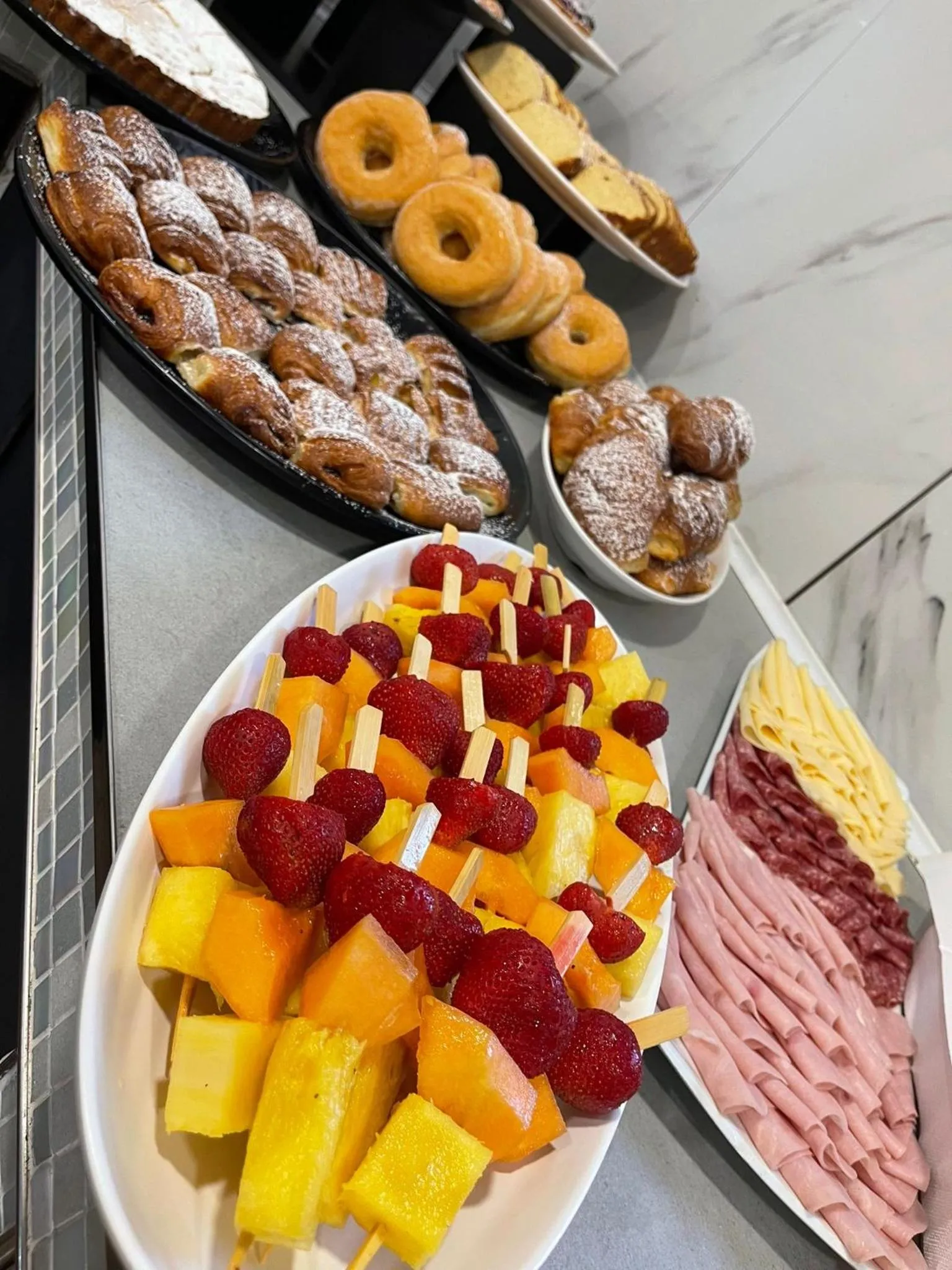 Restaurant/places to eat in Hotel Scarlet