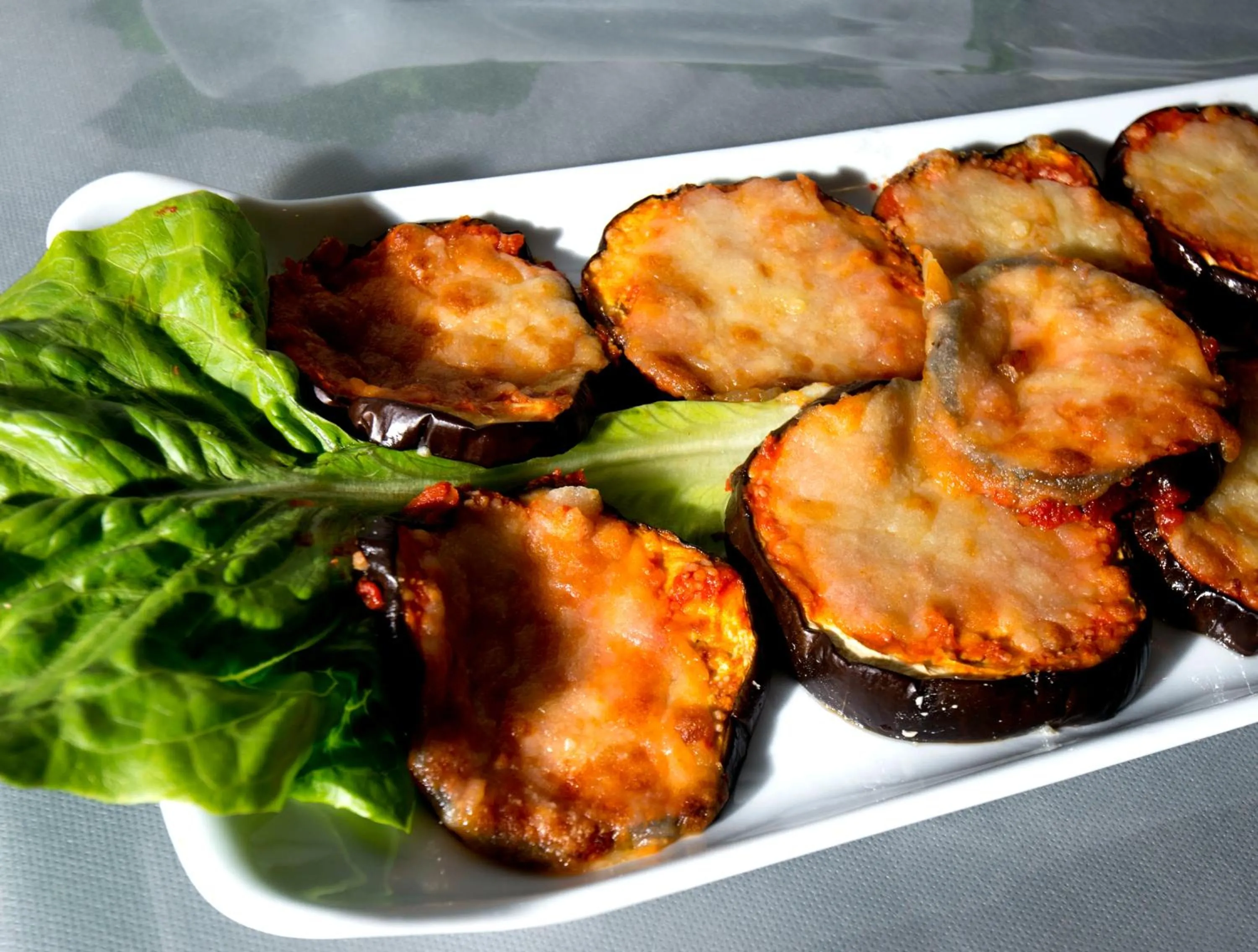 Restaurant/places to eat in Hotel Scarlet