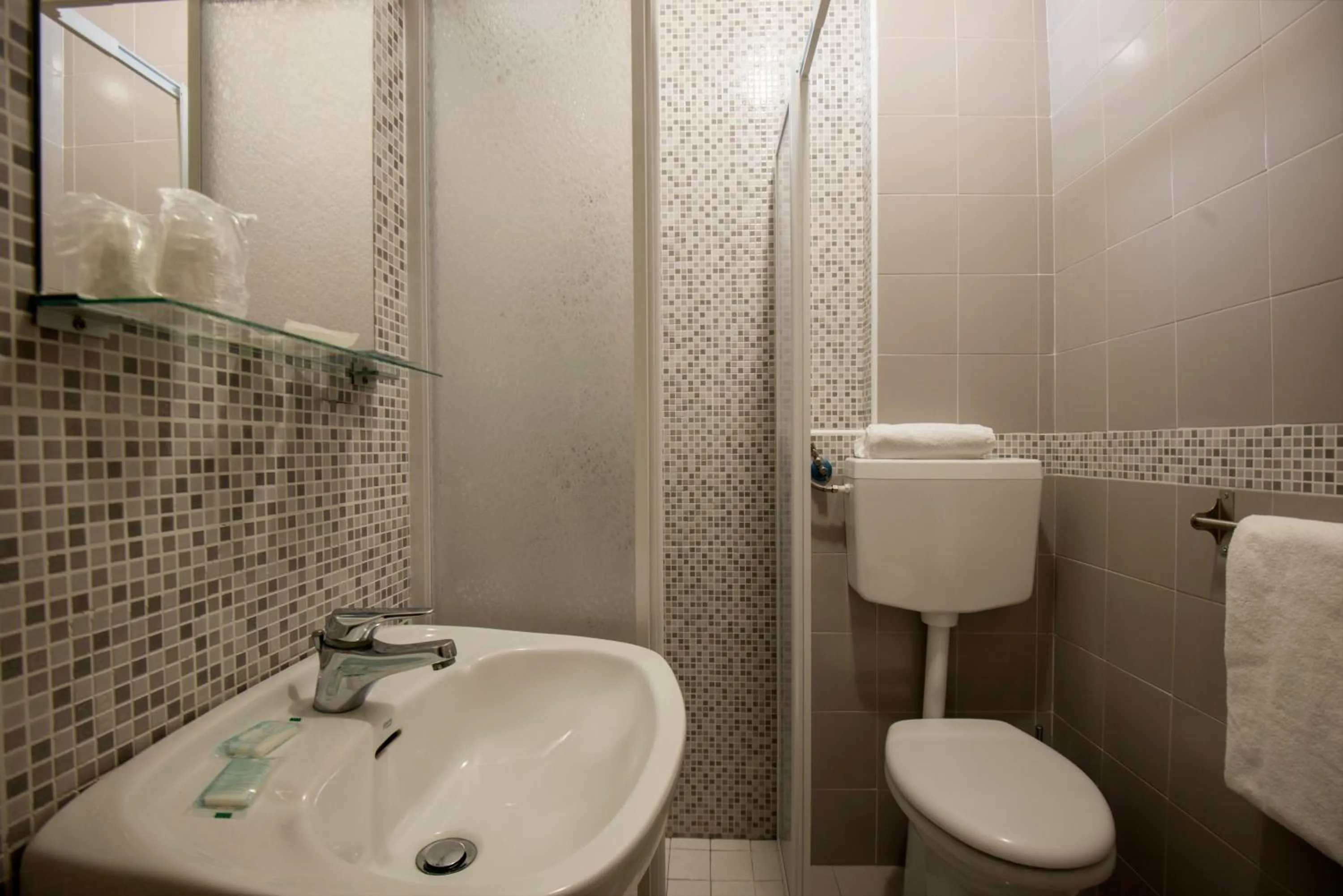 Shower in Hotel Scarlet