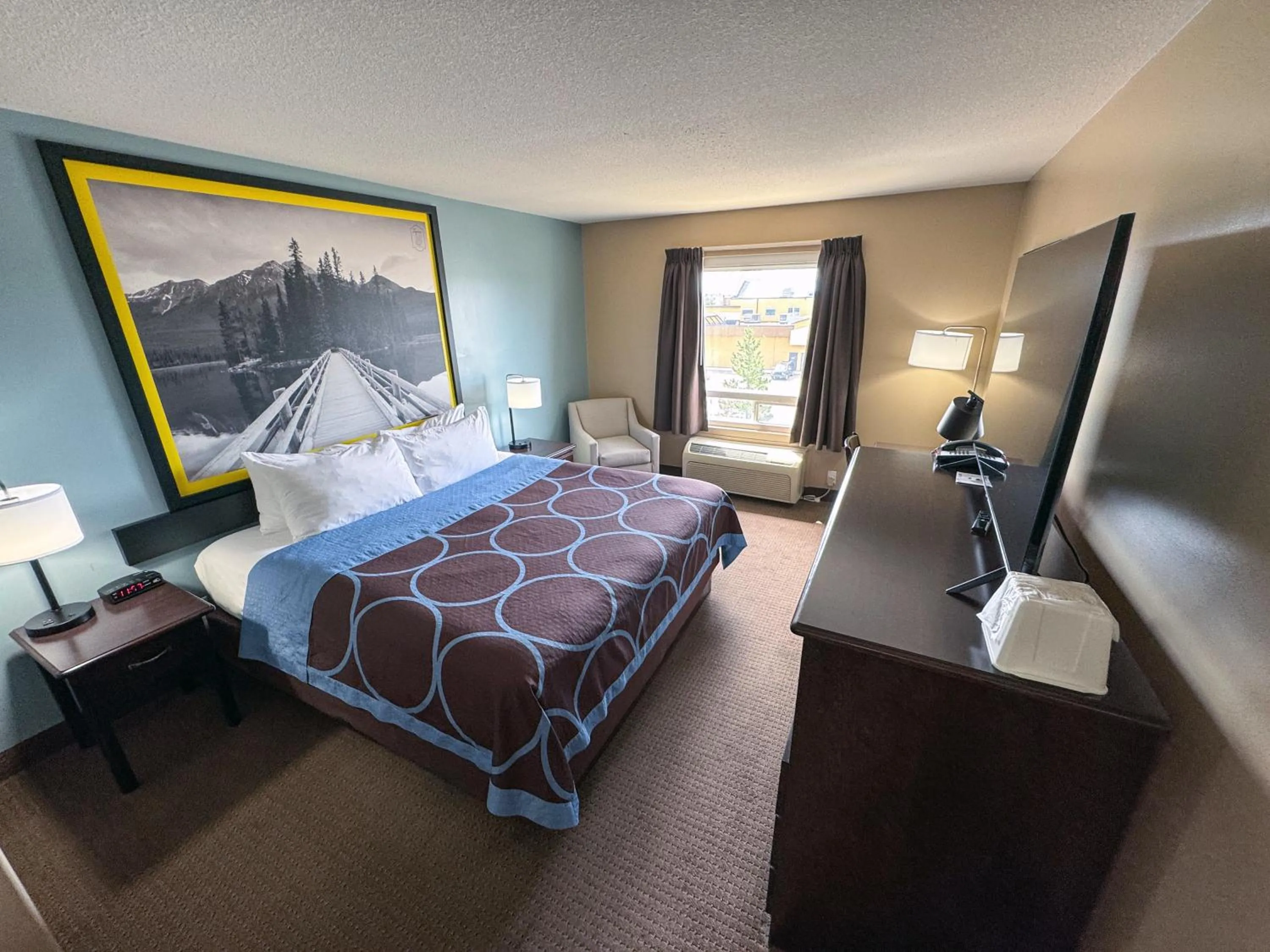 Bedroom, Bed in Super 8 by Wyndham Edmonton South